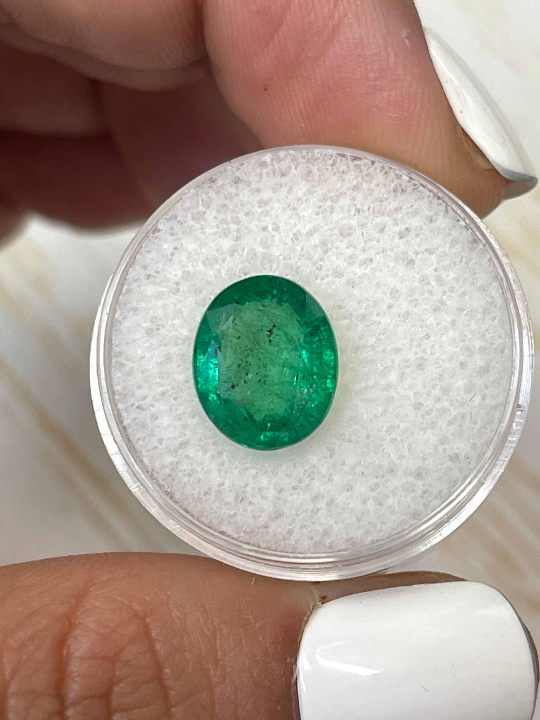 4.80 Carat 12x9.5mm Natural Zambian Emerald Oval Cut Loose Gemstone for Jewelry Making - Engagement Rings, Necklaces & Earrings