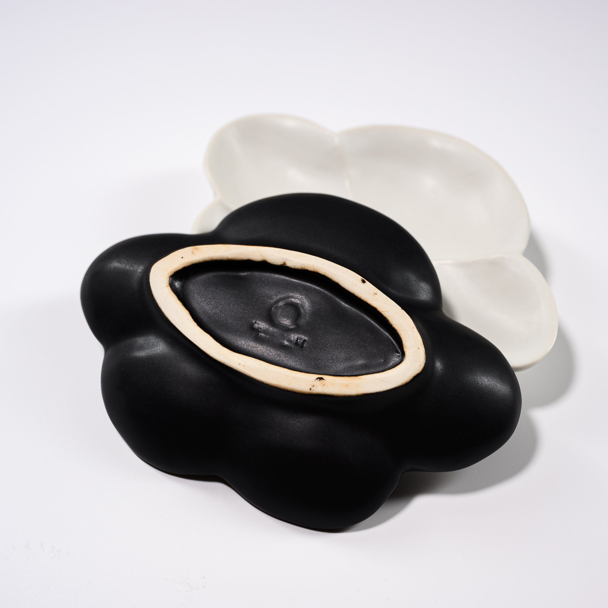 Handmade Usukiyaki Plum Small Dish - Japanese Ceramic Appetizer Plate for Sushi, Soy Sauce & Condiments