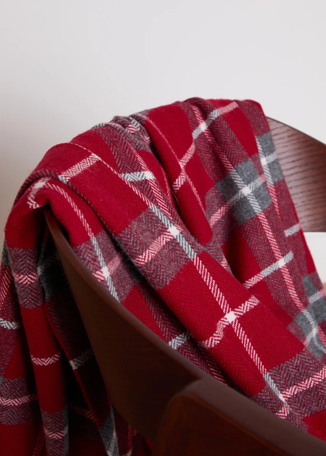 Foxford Lambswool Throw Blanket - Soft Warm Ashford Grey Check Plaid Wool Blanket for Couch, Bed & Winter Cozy Nights
