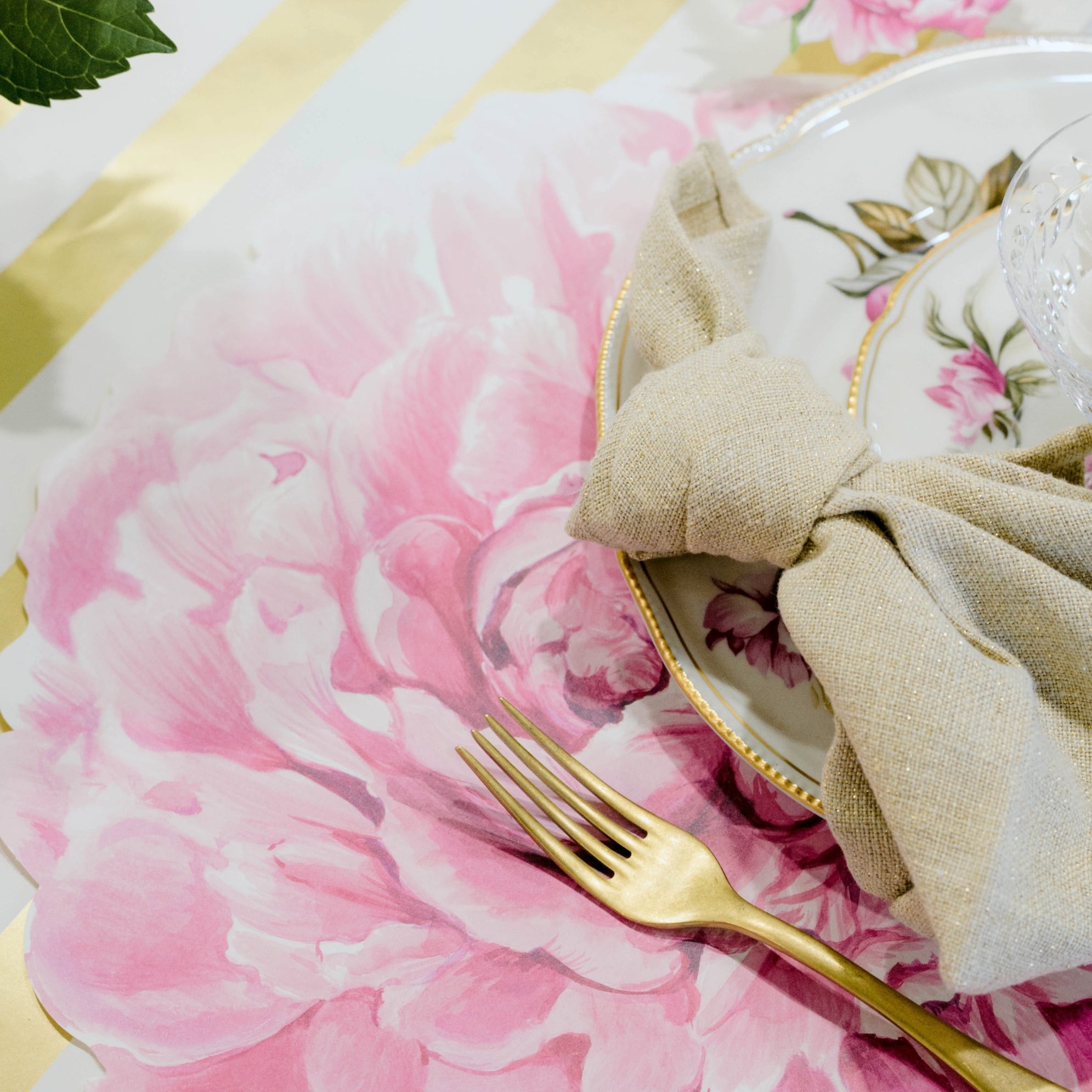 Elegant Die-Cut Peony Placemat for Dining Table - Floral Waterproof Table Mat for Home Decor, Parties & Events