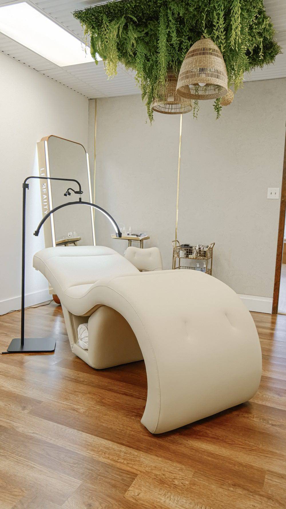 BeNoravo S-Shaped Massage Beauty Bed with Adjustable Stool - Perfect for Spa, Salon, and Home Relaxation Therapy