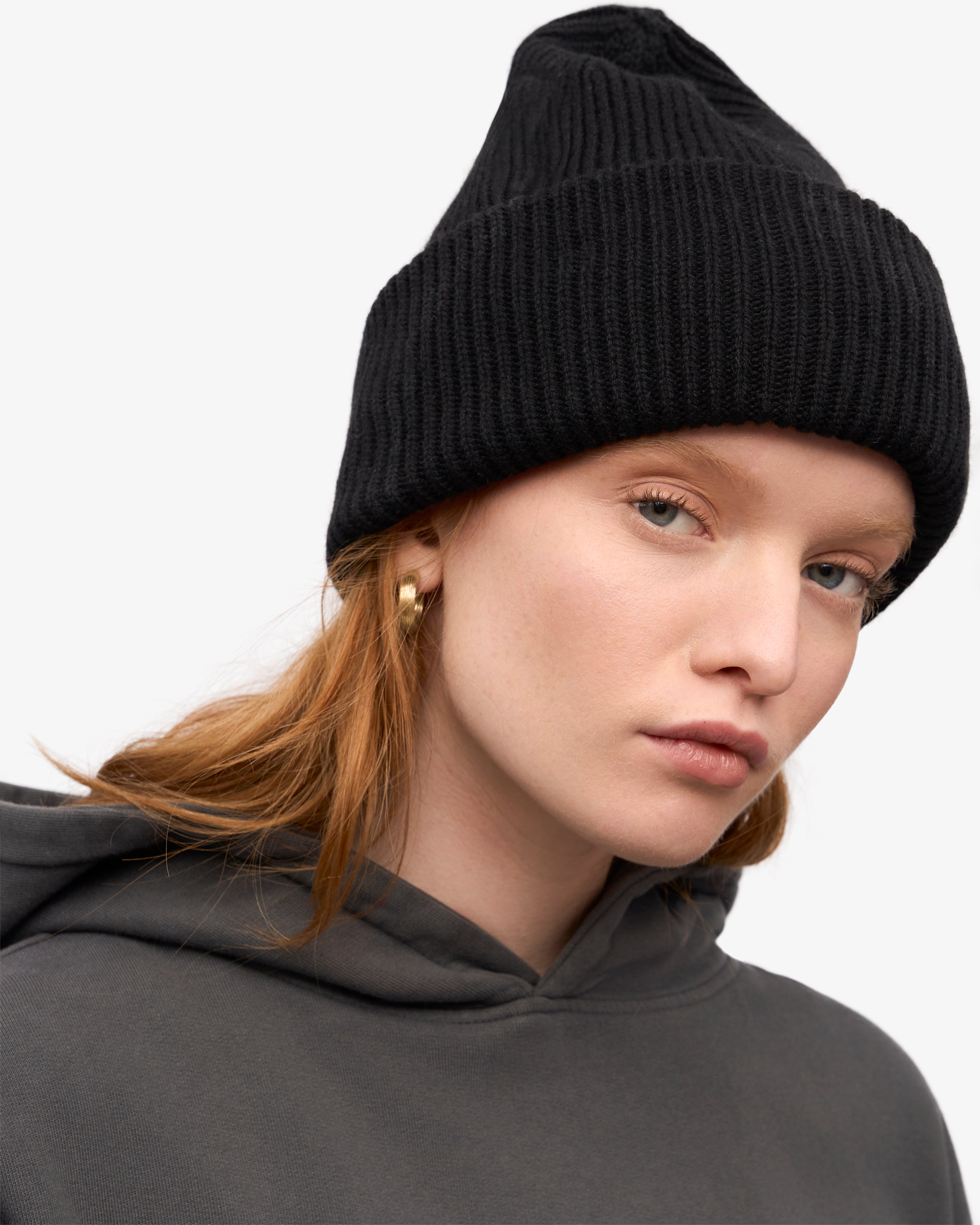 Premium Merino Wool Beanie Hat for Men & Women - Soft & Warm Winter Hat in Deep Black - Perfect for Skiing, Hiking & Outdoor Activities