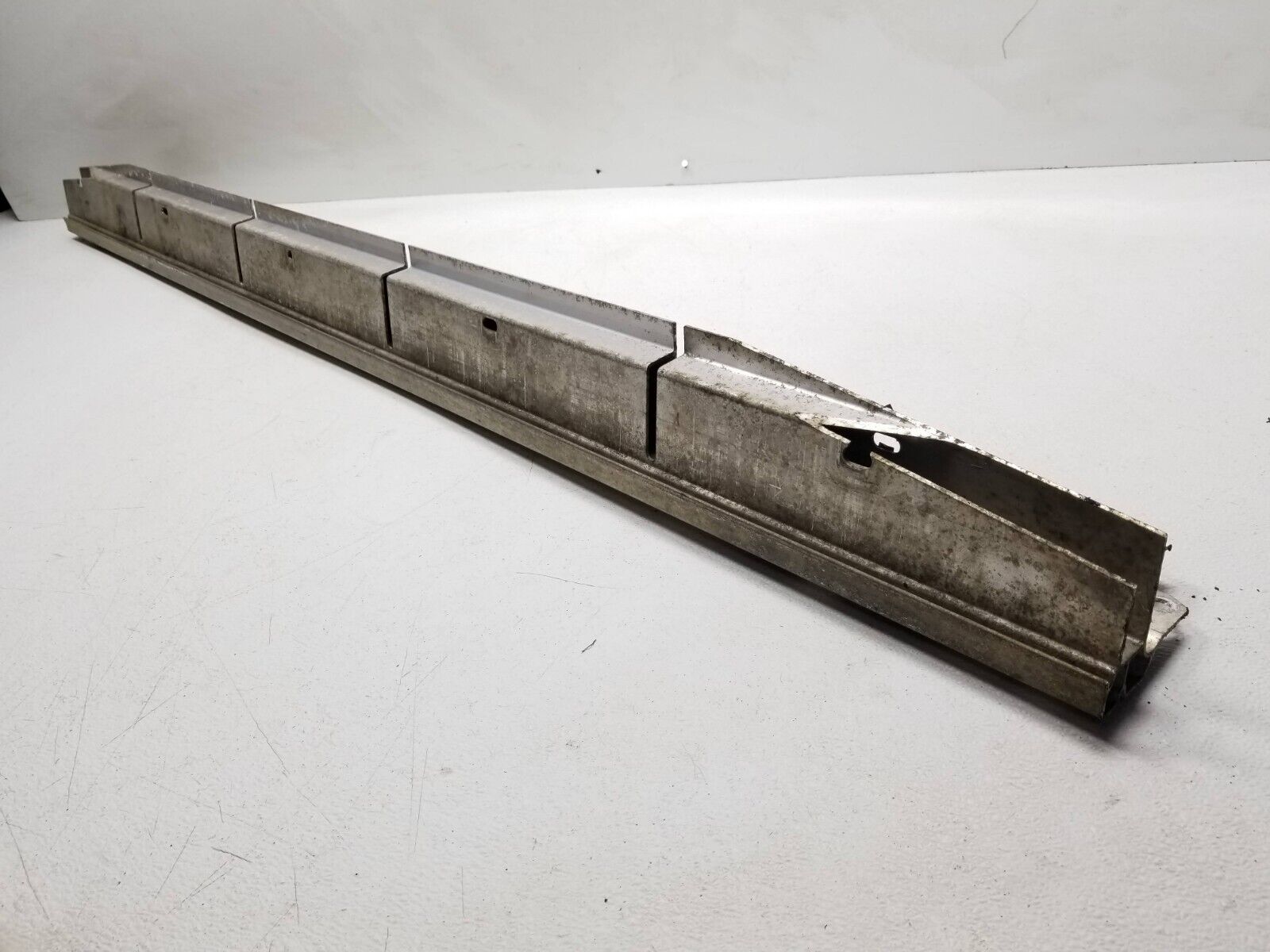 2006-2011 Mercedes ML500 Running Board Bracket Left Driver Side OEM Replacement Part - Perfect for Off-Roading & Daily Commutes