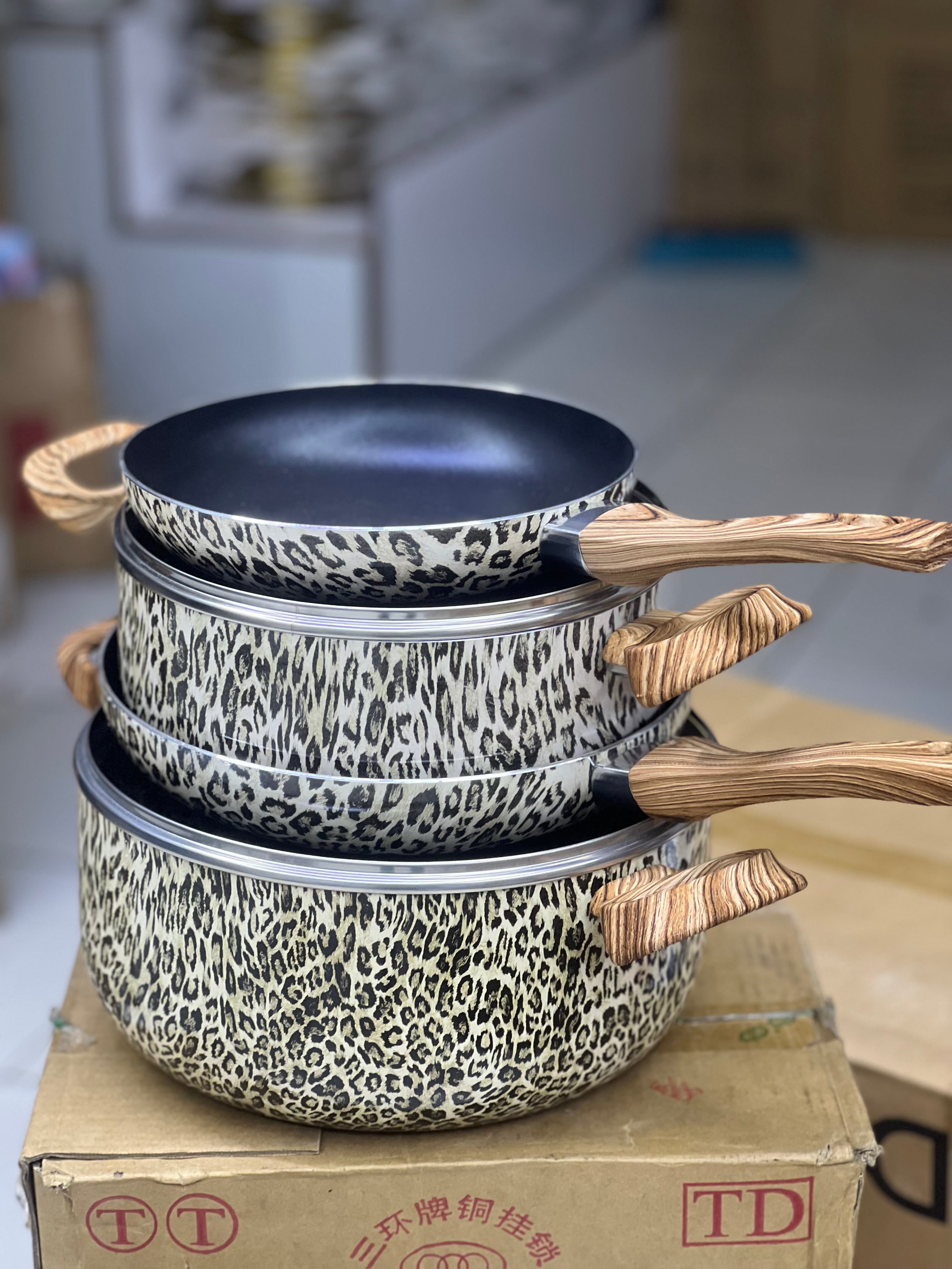 Non-Stick Animal Print Cooking Set - 10-Piece Kitchen Cookware for Frying, Boiling & Baking - Perfect for Home Chefs & Gift Giving