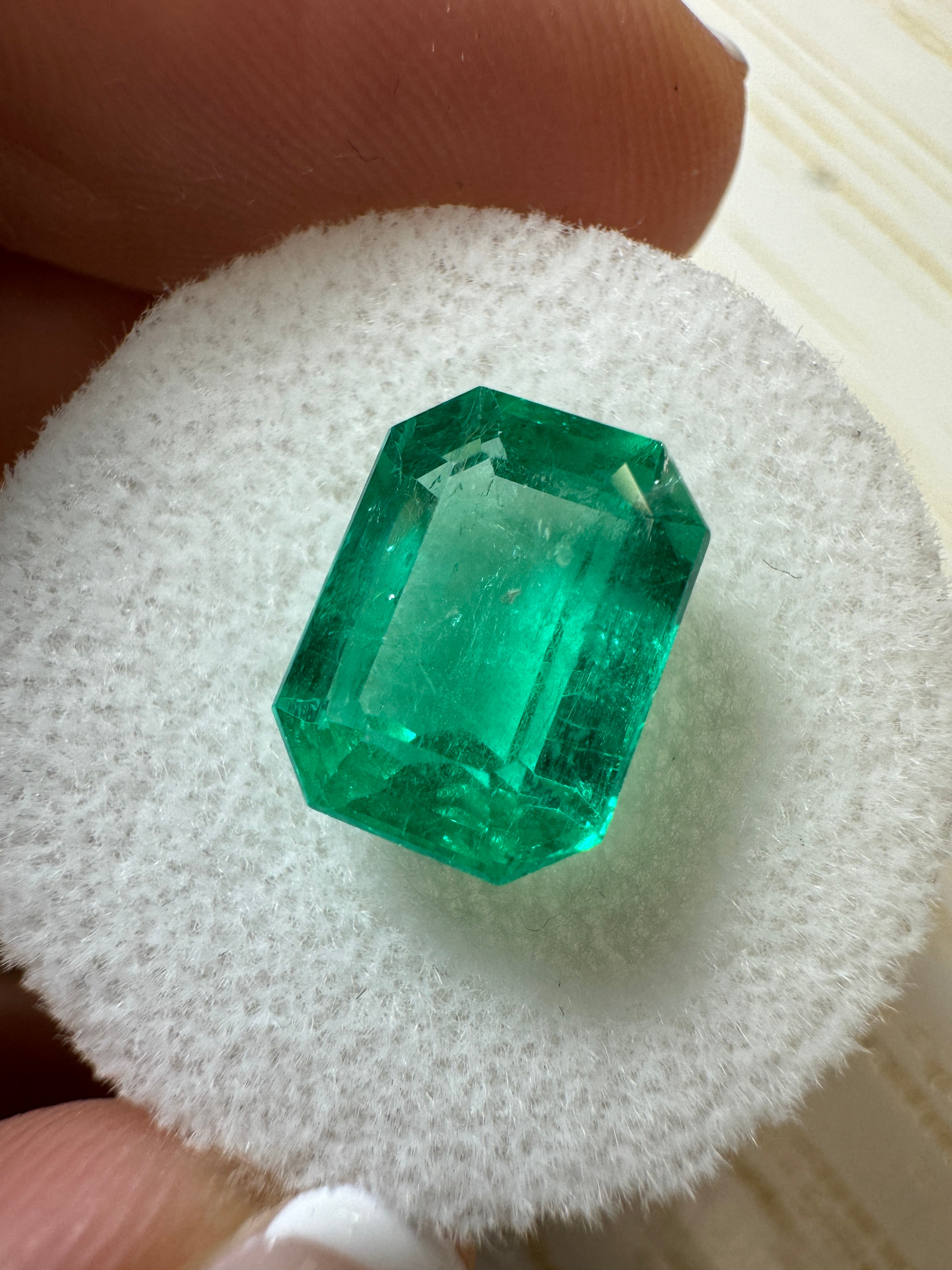 3.88 Carat 11x8mm Glowing Green Natural Loose Colombian Emerald - Emerald Cut Gemstone for Jewelry Making, Engagement Rings & Luxury Gifts
