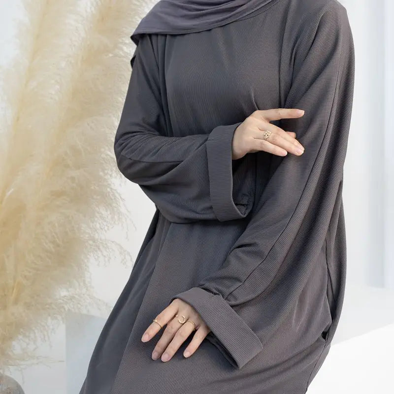 Stylish Winter & Fall Muslim Women Abaya Dress - Soft Thread Knitted Fabric - Perfect for Prayer, Mosque & Special Occasions