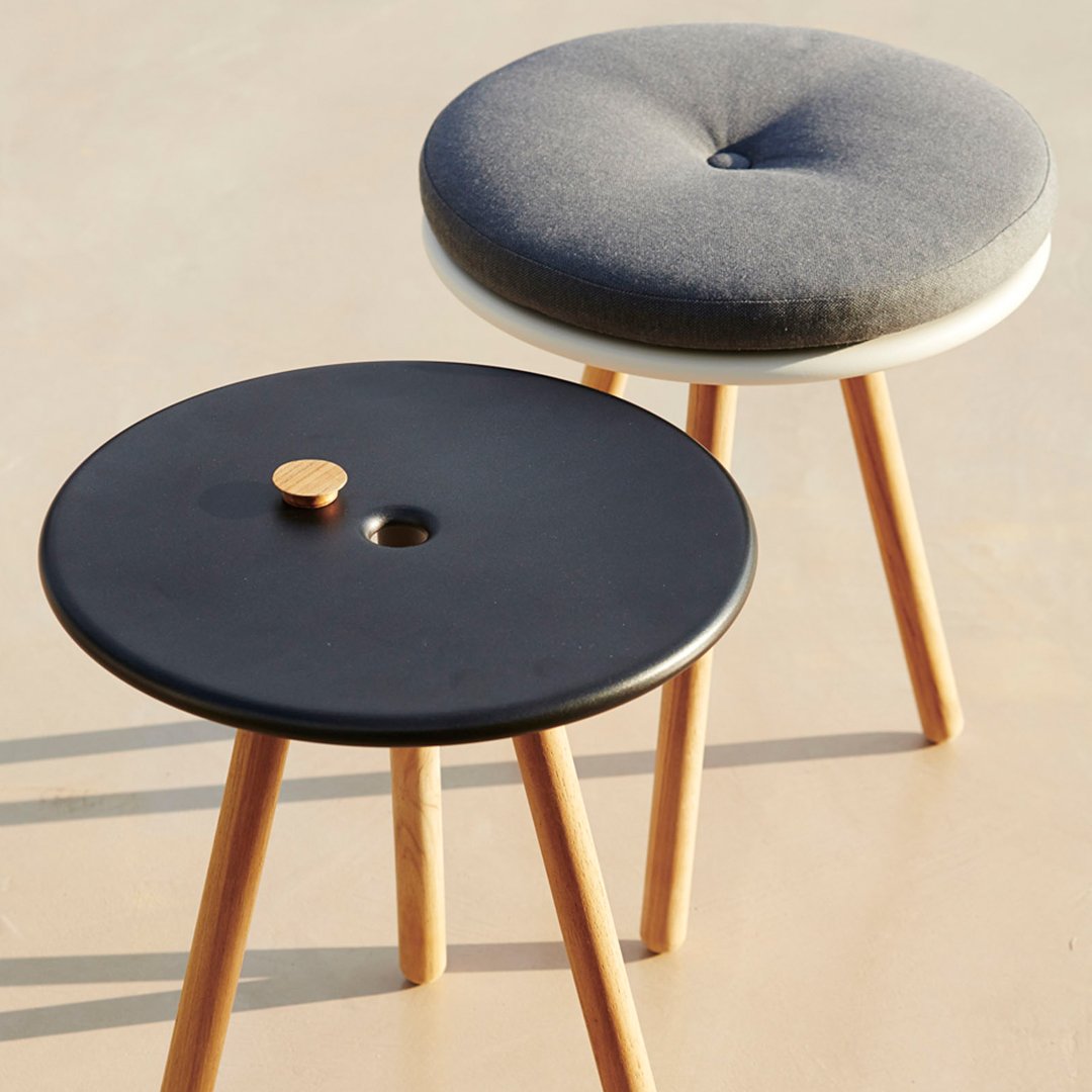Outdoor Side Table with Storage - Foldable Footstool for Patio, Garden, Poolside & Camping - Perfect for Drinks, Books & Relaxing