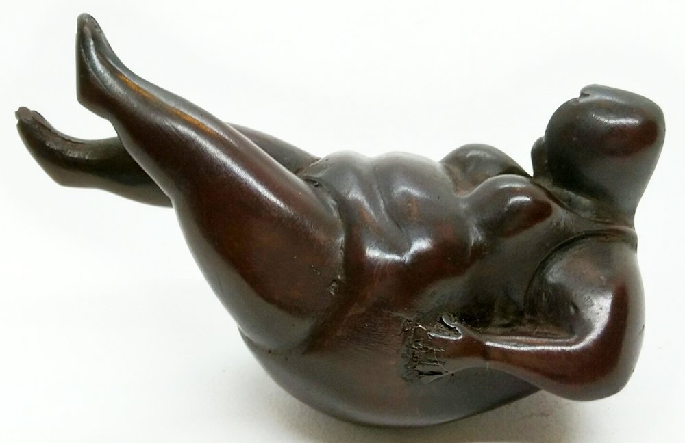 Elegant Yoga Pose Resin Figurine - Desk Decor for Women, Home & Office, Meditation & Fitness Inspiration