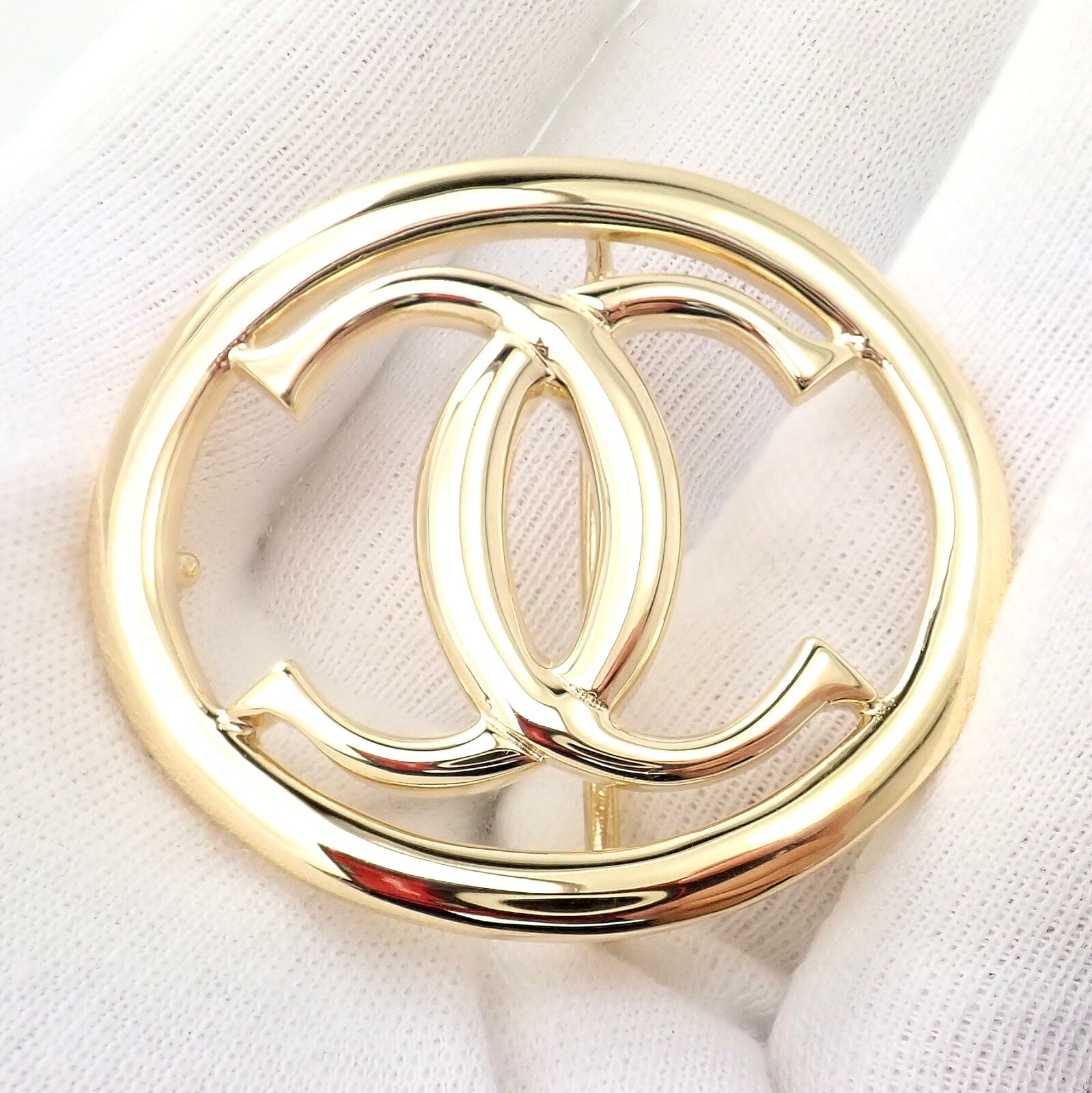 Authentic Cartier 18k Yellow Gold Signature Classic Large Double C Belt Buckle - Luxury Designer Buckle for Belts, Perfect for Formal Events & High-End Fashion Accessories