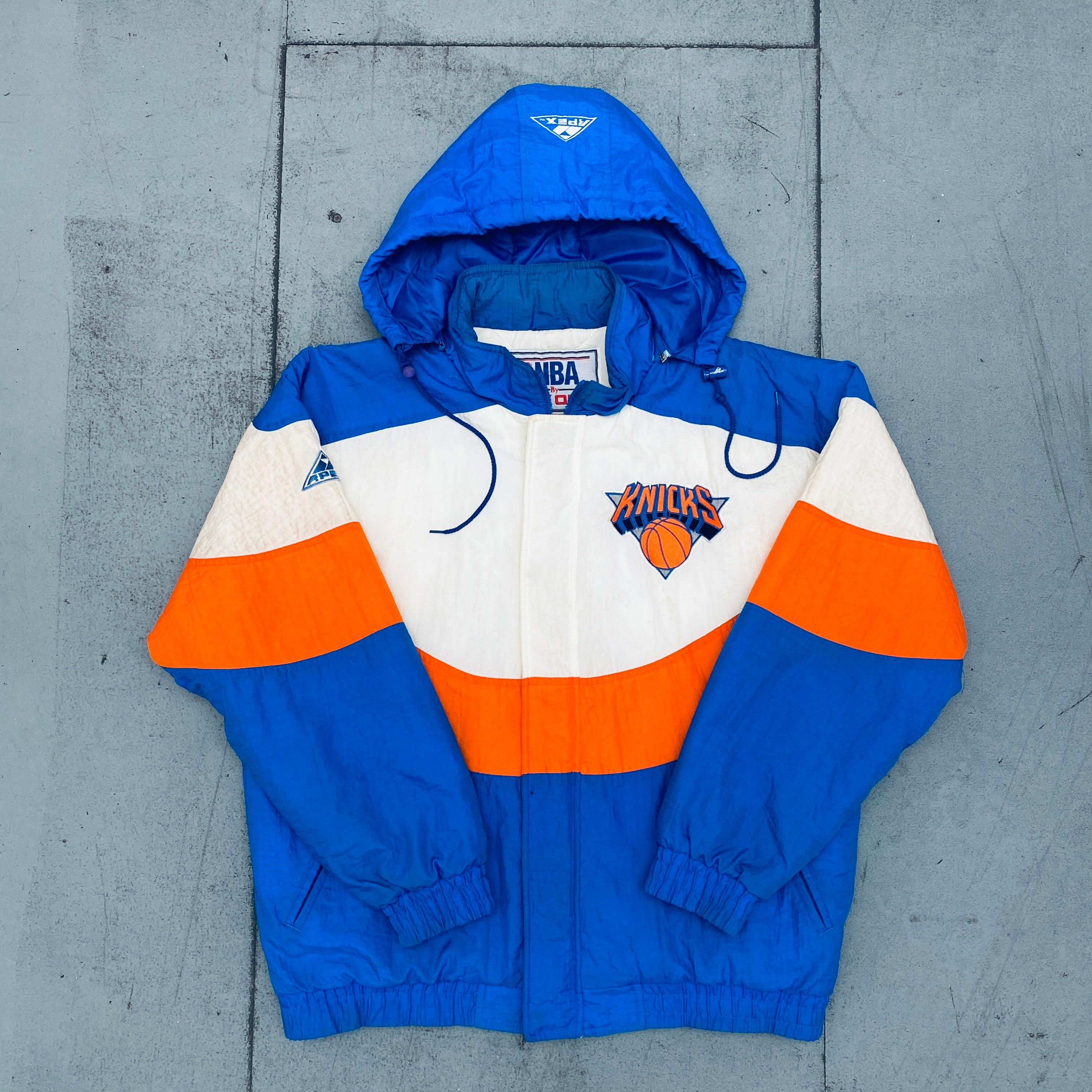 New York Knicks 1990s Vintage Full Zip Jacket - NBA Basketball Fan Apparel for Men (Large) - Perfect for Game Day, Streetwear & Retro Fashion