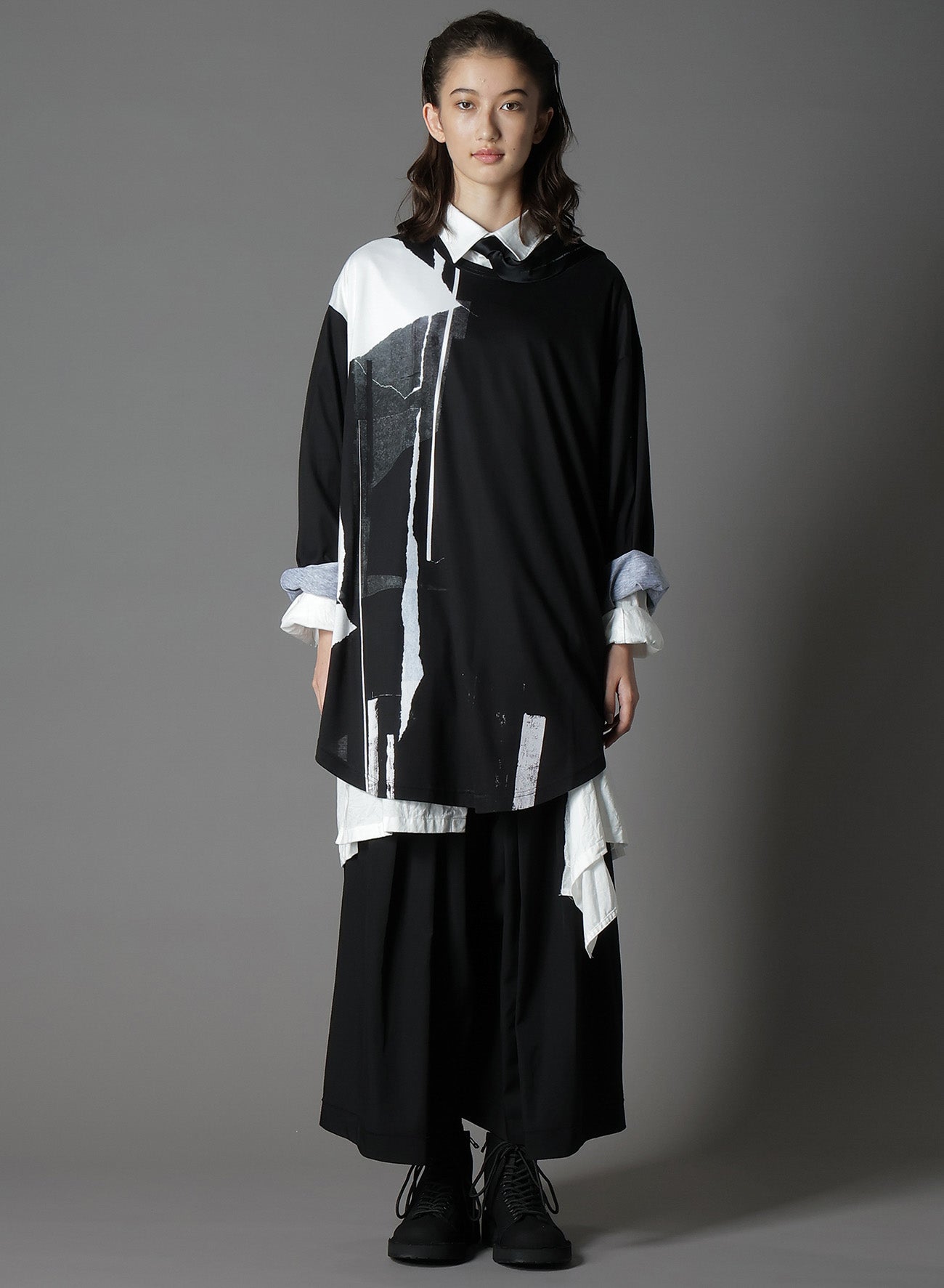 Soft Cotton Jersey T-Shirt with Torn Pattern Hem & Long Sleeves - Oversized Round Neck Jumbo Fit for Casual Wear & Street Style