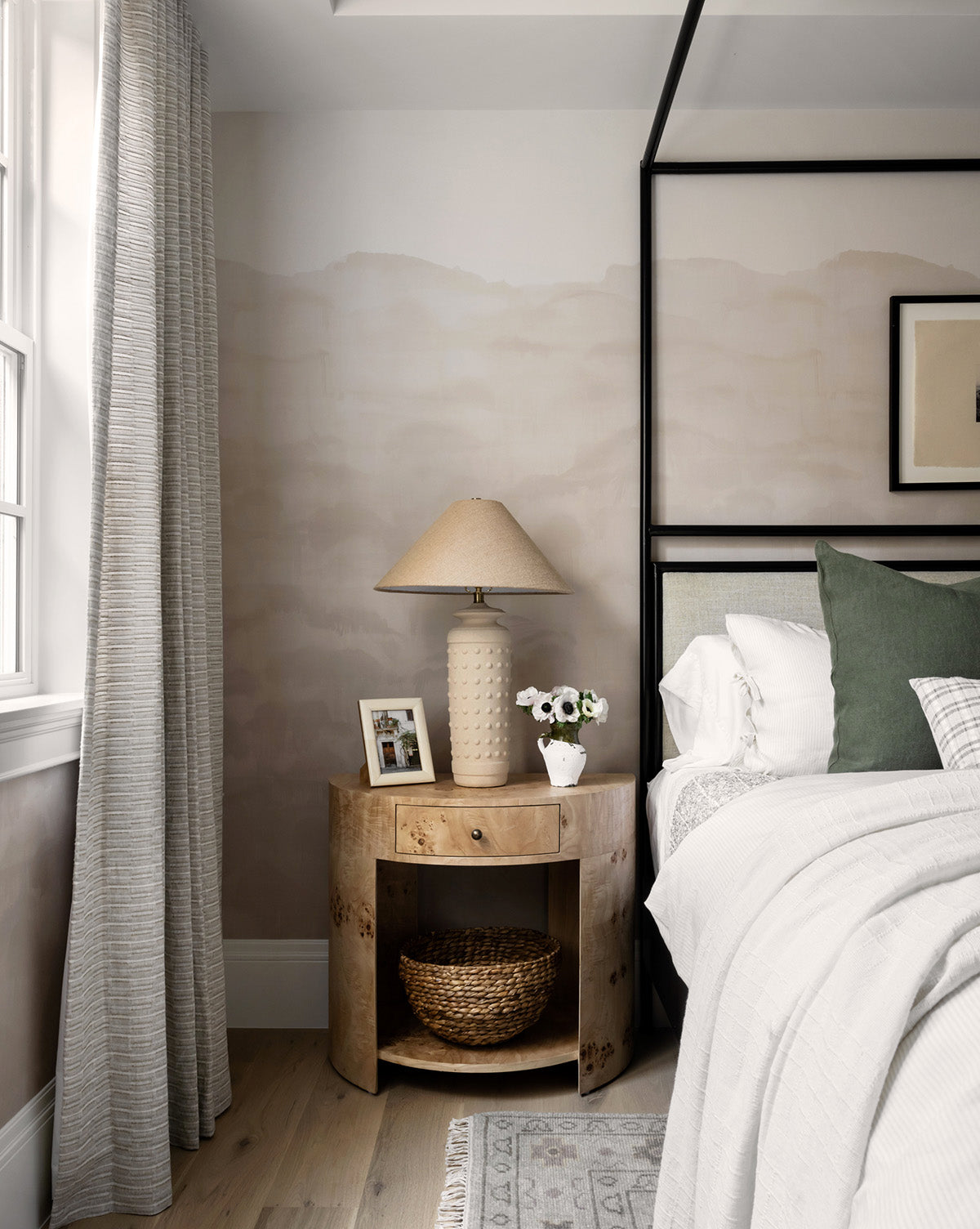 Modern Nightstand with USB Ports - Wooden Bedside Table with Storage Drawer for Bedroom, Living Room & Office - Stylish and Functional End Table for Home Decor