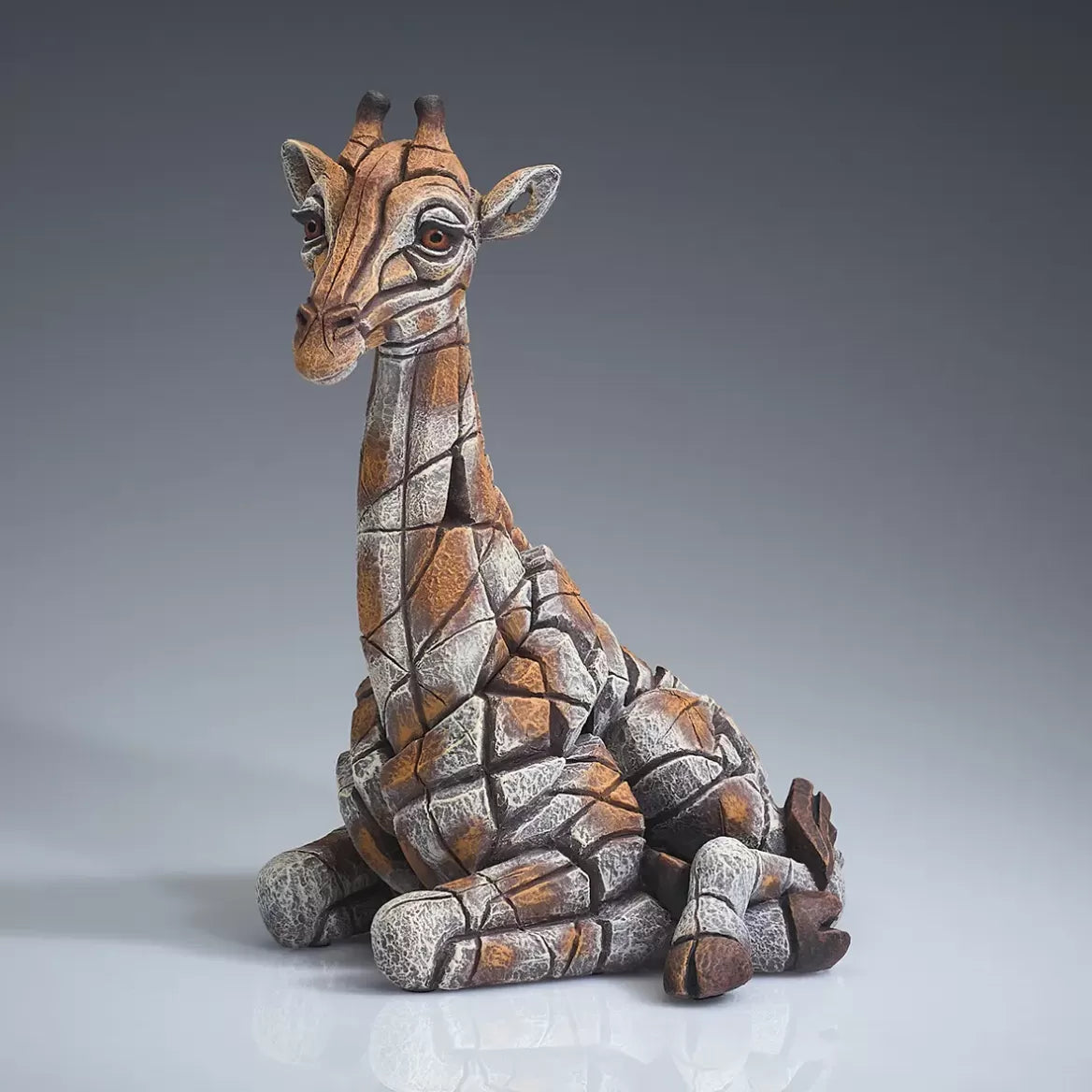 Edge Sculpture Giraffe Calf Statue - Handcrafted Home Decor for Living Room, Office & Garden - Perfect Gift for Animal Lovers & Safari Theme Decor