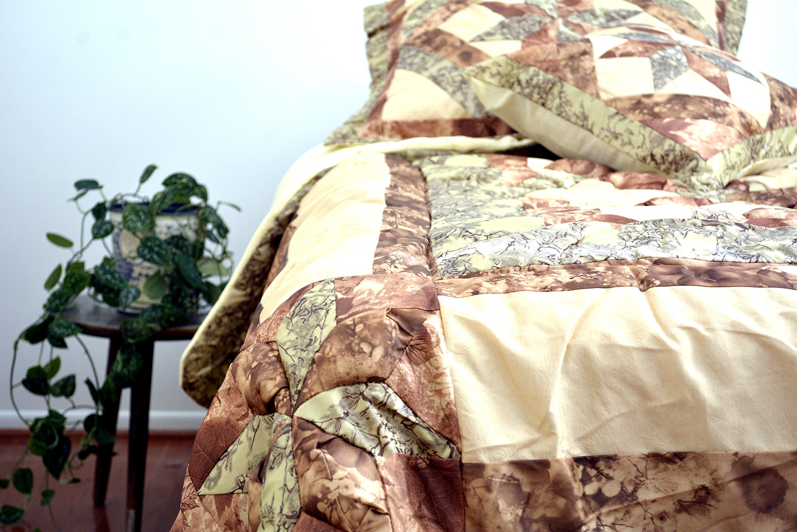 Elegant Floral Patchwork Cottage Comforter Set - Star-Crossed Design, Twin Size | Soft & Cozy Bedding for Guest Rooms, Dormitories & Country Style Homes