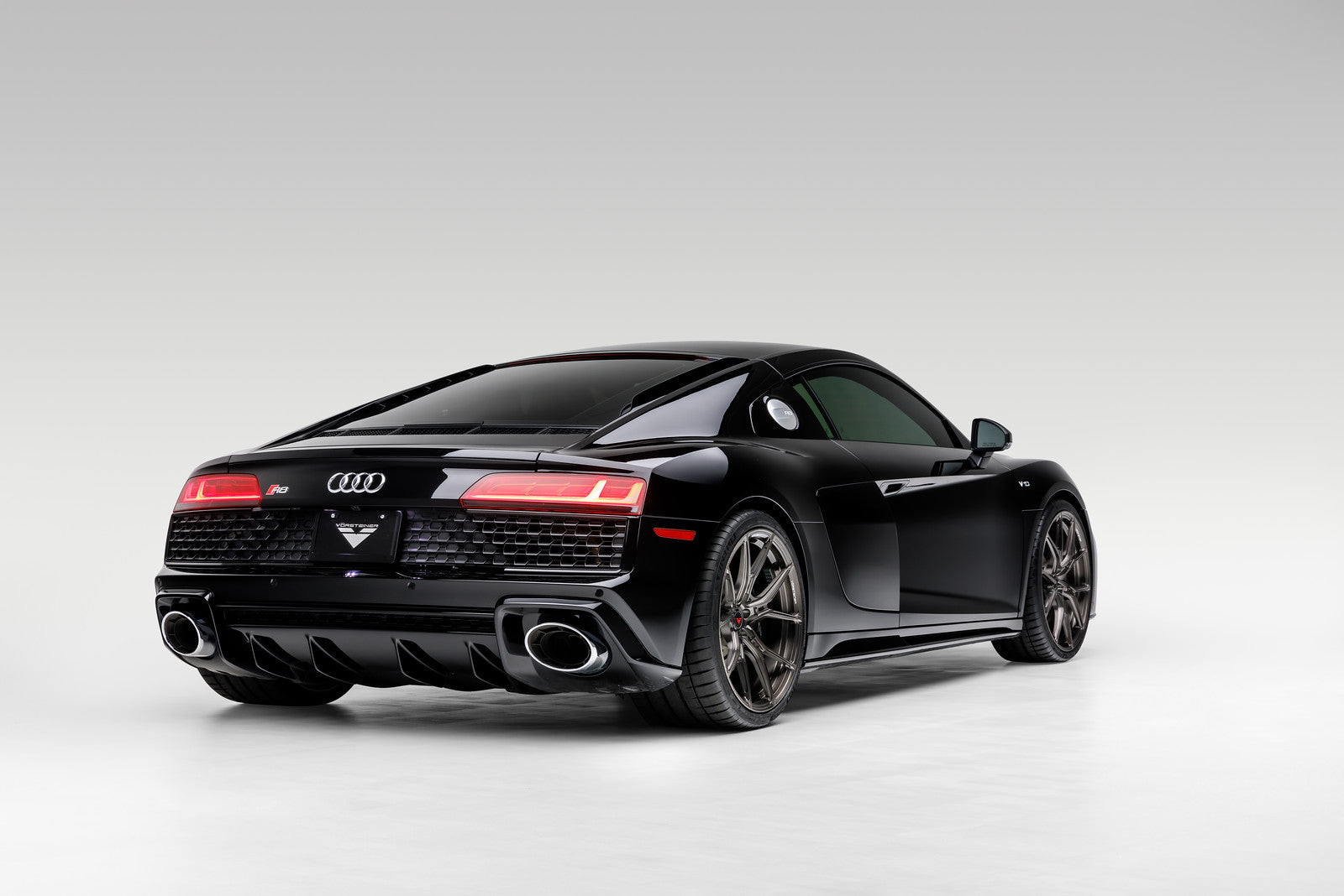 Audi R8 20 VPX 101 Liquid Smoke - High Performance Car Accessory for Racing & Car Enthusiasts - Perfect for Track Days & Auto Shows