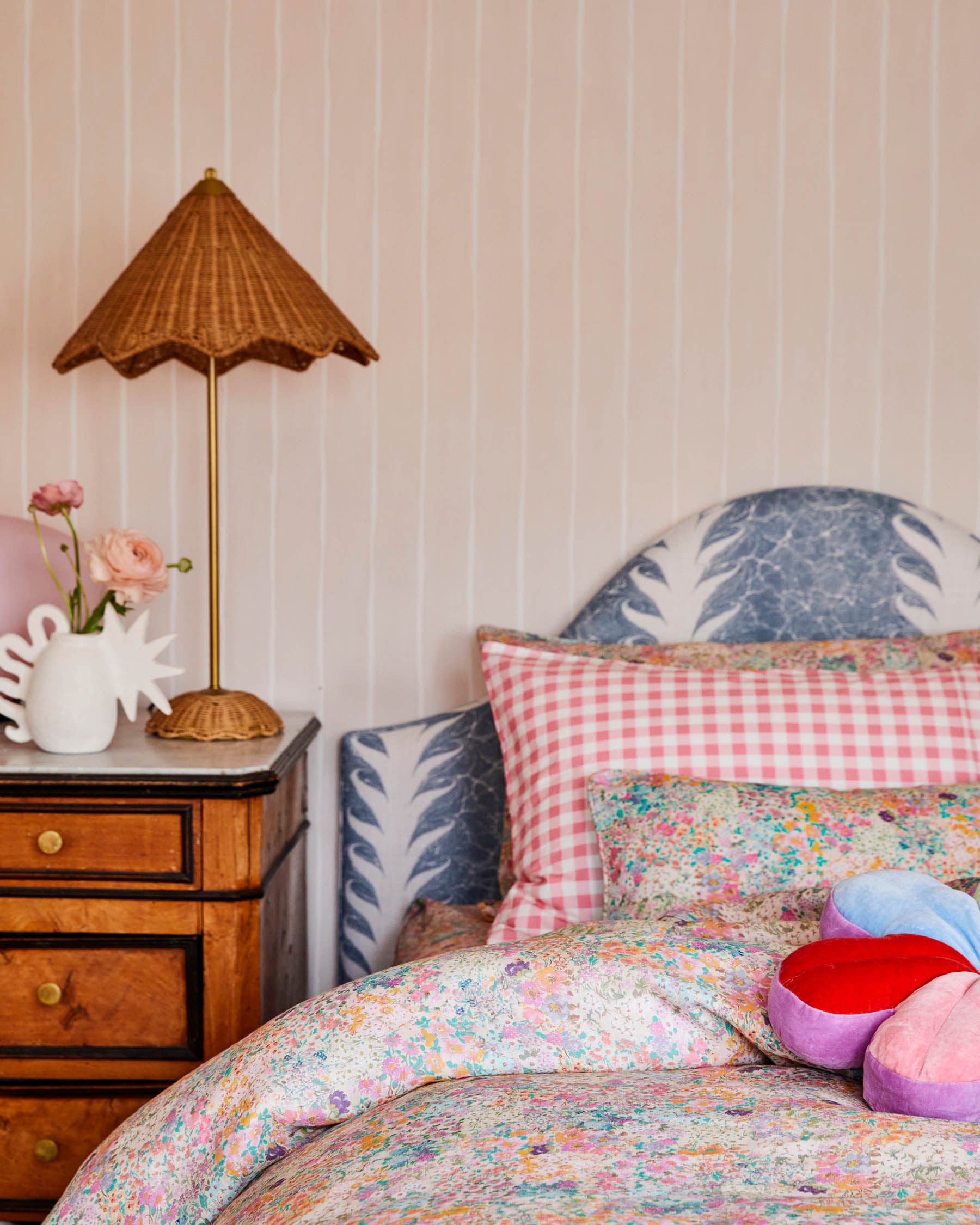 Organic Cotton Gingham Candy Pillowcases - Soft & Breathable Bedding for a Comfortable Sleep - Perfect for Home, Hotel, and Travel Use