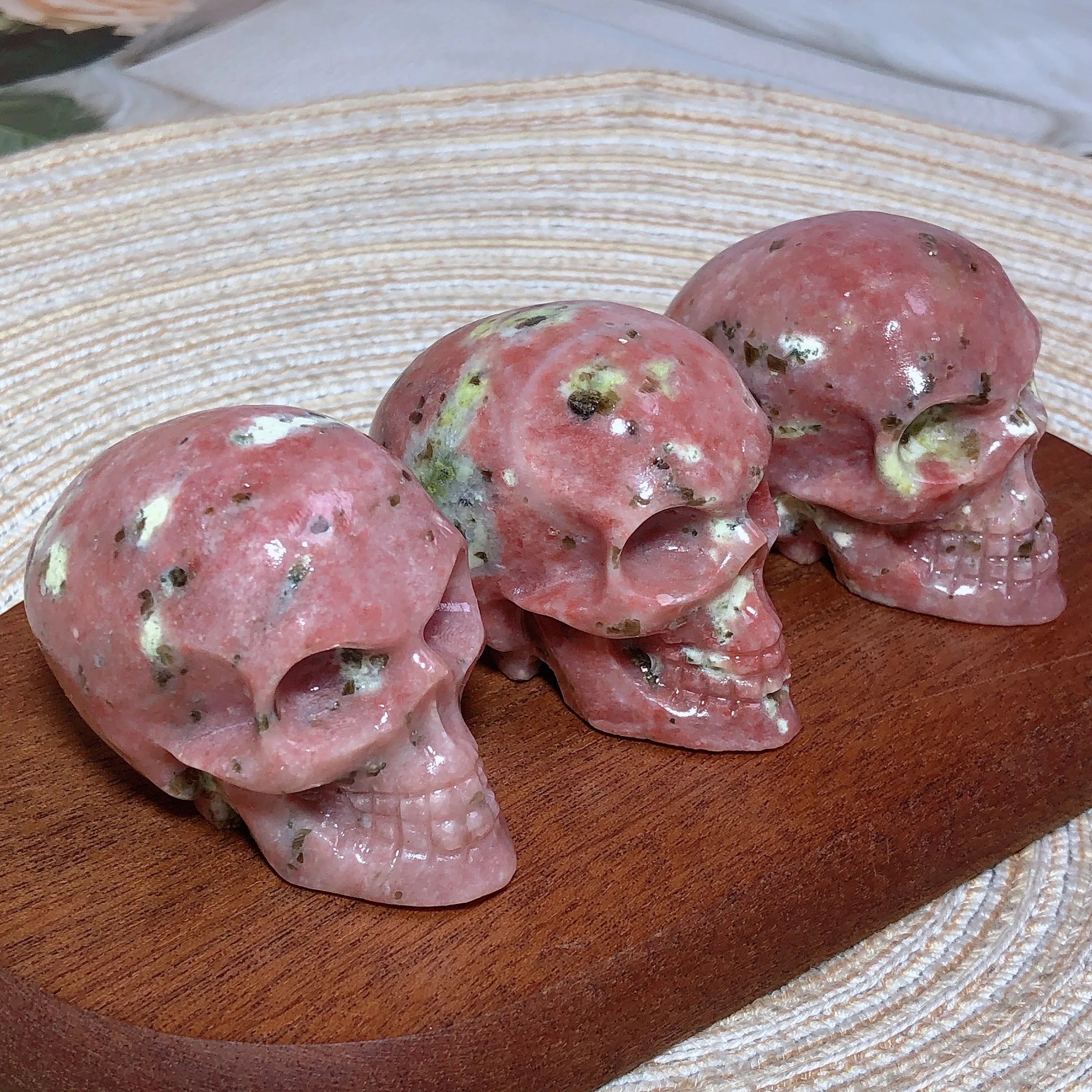 Natural Pink Moonstone & Green Tourmaline Skull Carving - Healing Crystal for Reiki Energy, Spiritual Decor & Home Protection - Perfect for Meditation, Yoga & Positive Energy Spaces