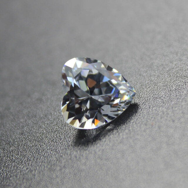 Wholesale 18mm White Cubic Zirconia (CZ) Heart Cut VVS Eye Clean Diamonds for Jewelry Making - Perfect for Engagement Rings, Earrings & Necklace Designs