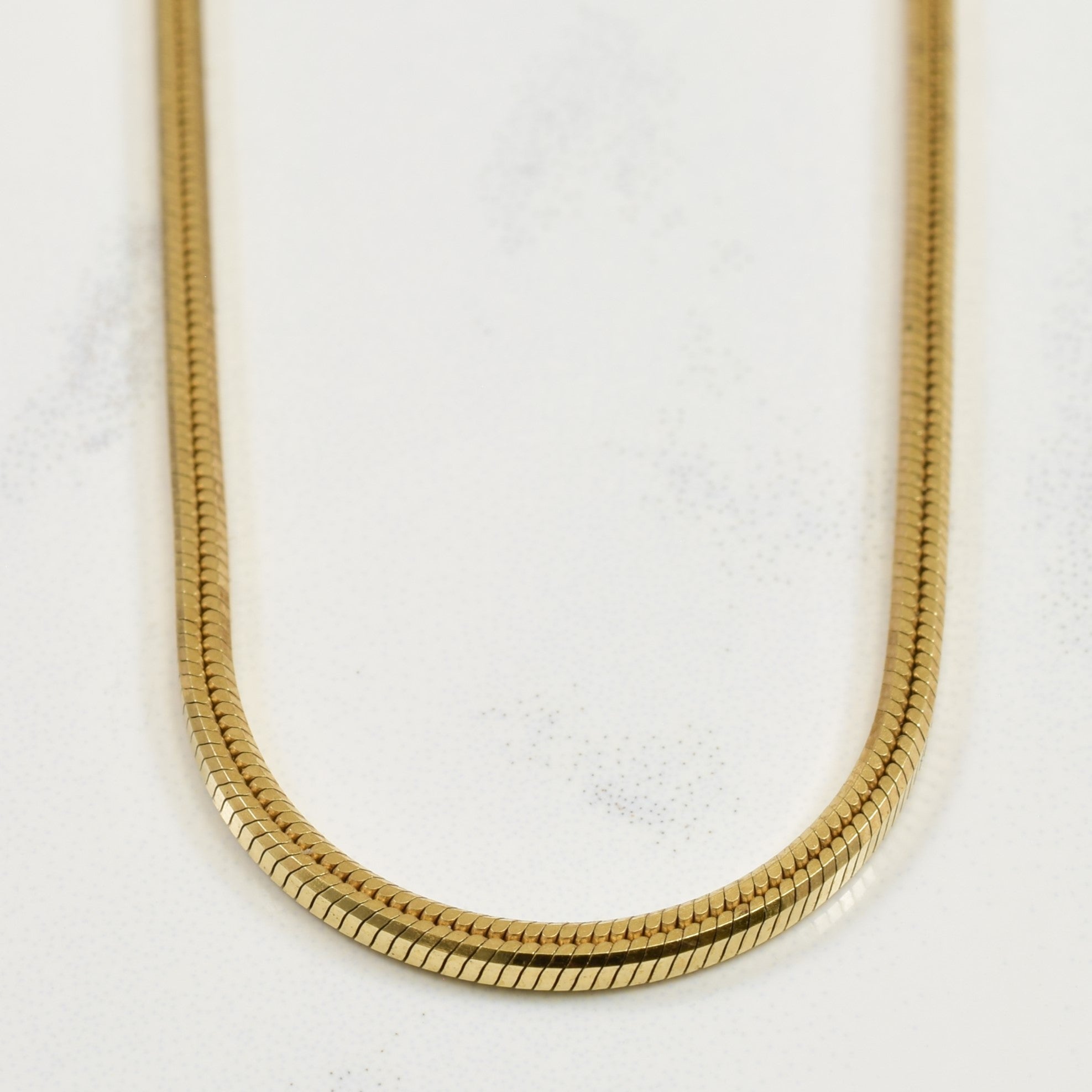 10K Yellow Gold Herringbone Chain Necklace 19.25 Inches - Elegant Layering Piece for Women's Jewelry Collection | Perfect for Everyday Wear, Special Occasions & Gift Giving