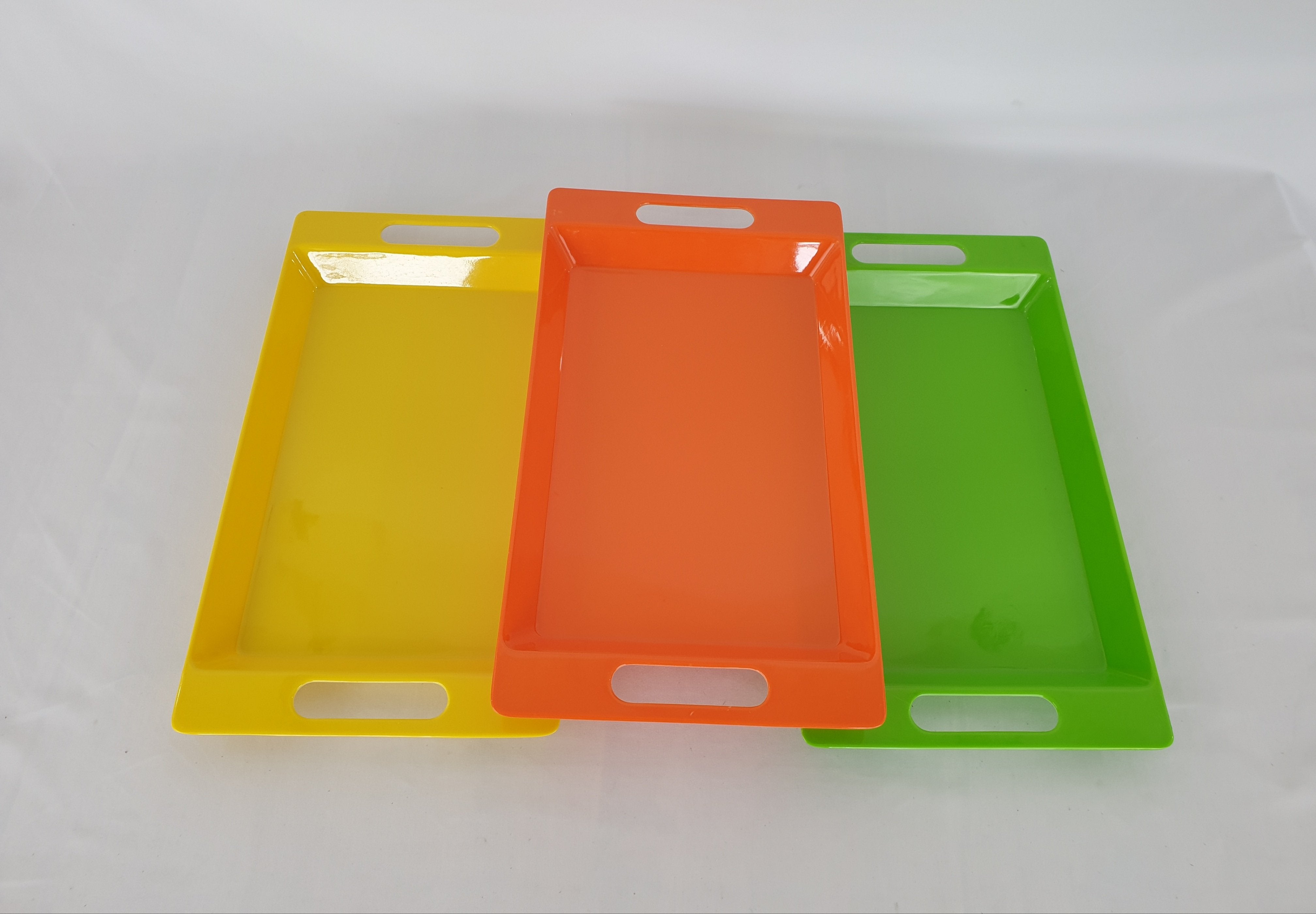 17 x 9.5 Inch Large White Melamine Serving Tray - Durable Plastic Tray for Dining, Kitchen, Party, and Outdoor Use