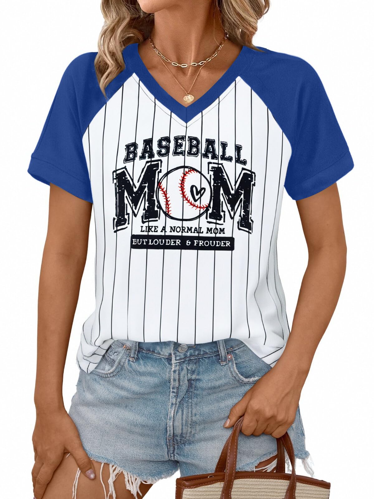 Baseball Mom T-Shirt for Women - Heart Graphic Tee, Game Day Pullover Top, Soft & Comfortable Fan Gift for Baseball Lovers (Perfect for Games, Parties & Casual Wear)