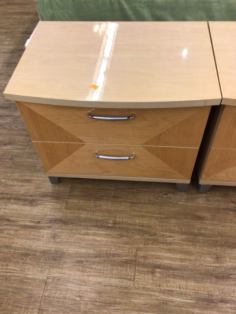Light Wood Lacquered Two-Drawer Nightstand - Modern Bedside Table with Storage for Bedroom, Living Room & Guest Room
