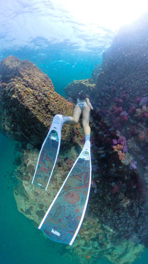 Divermon Rainbow Free Diving Fins - Composite Soft Blades for Snorkeling & Spearfishing | Comfortable & Durable Swim Fins for Ocean Adventures