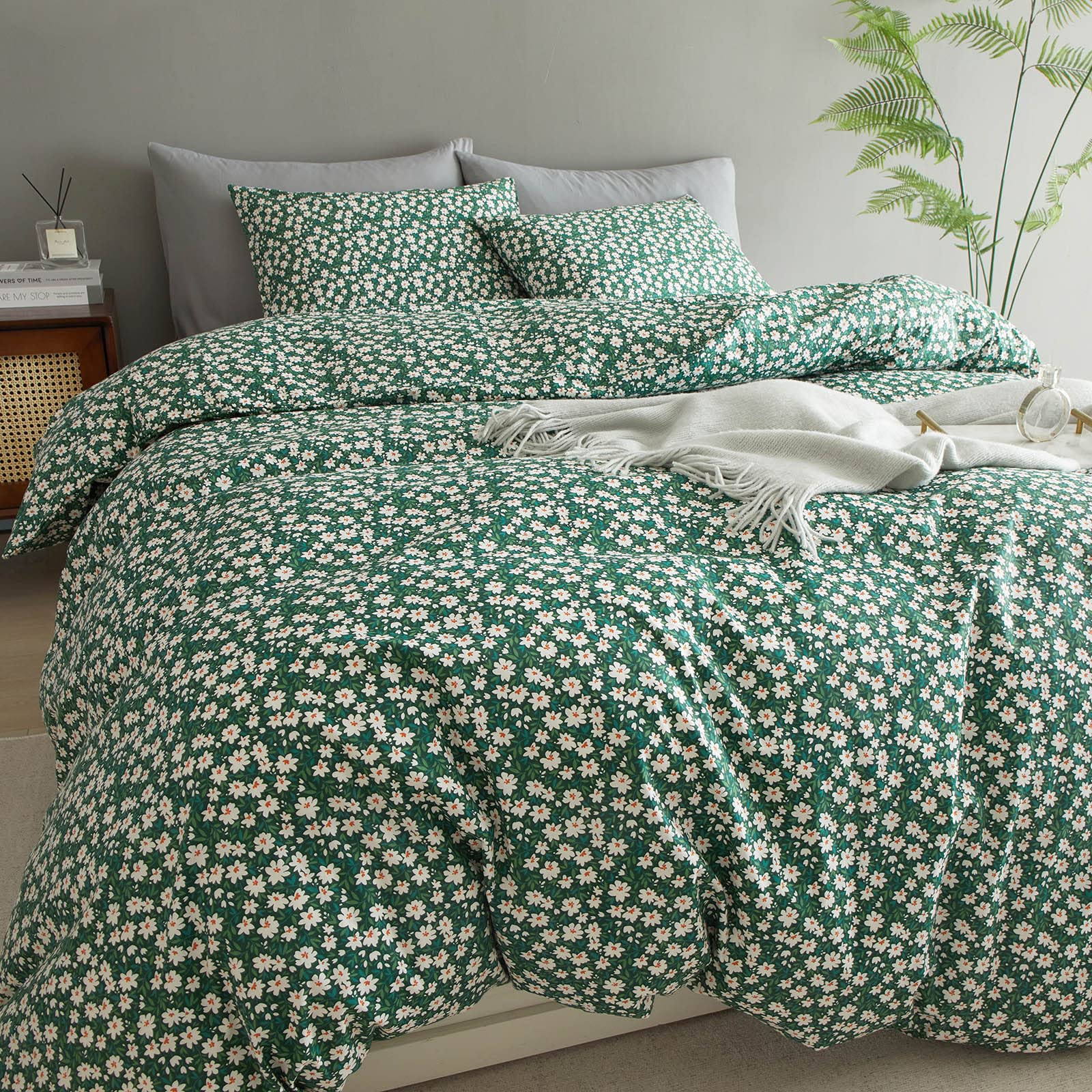BuLuTu Twin Green Duvet Cover Set with White Flowers - 100% Cotton Reversible Soft Comforter Cover for Girls Dorm Bedding - Cute Floral Design with Zipper & Corner Ties - Perfect for Teen Bedrooms, Guest Rooms & Cozy Home Decor