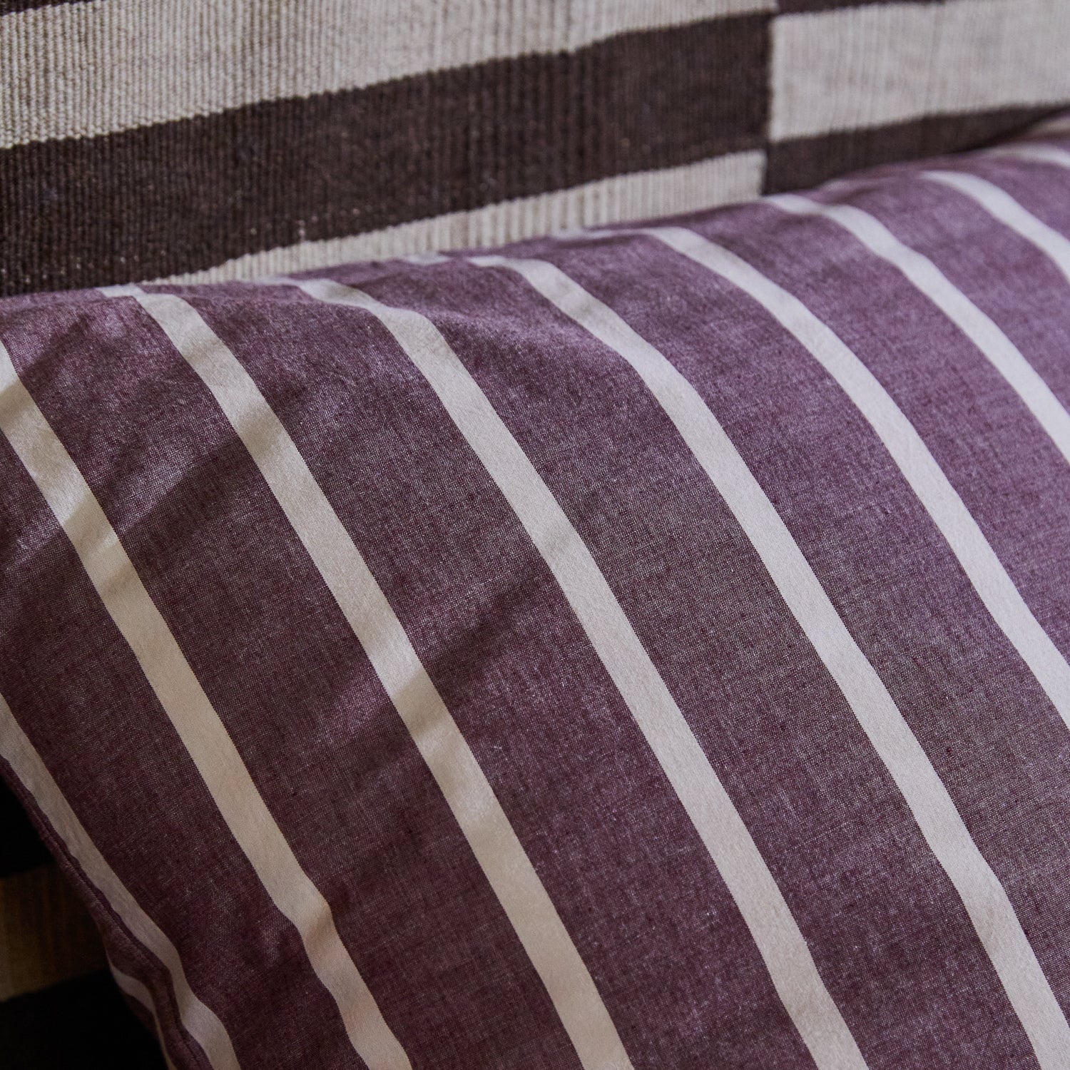 Premium Abrielle 100% Cotton Pillowcase Set (2-Pack) - Soft & Breathable Mahogany Brown Bedding - Perfect for Master Bedroom, Guest Room & Luxury Hotels