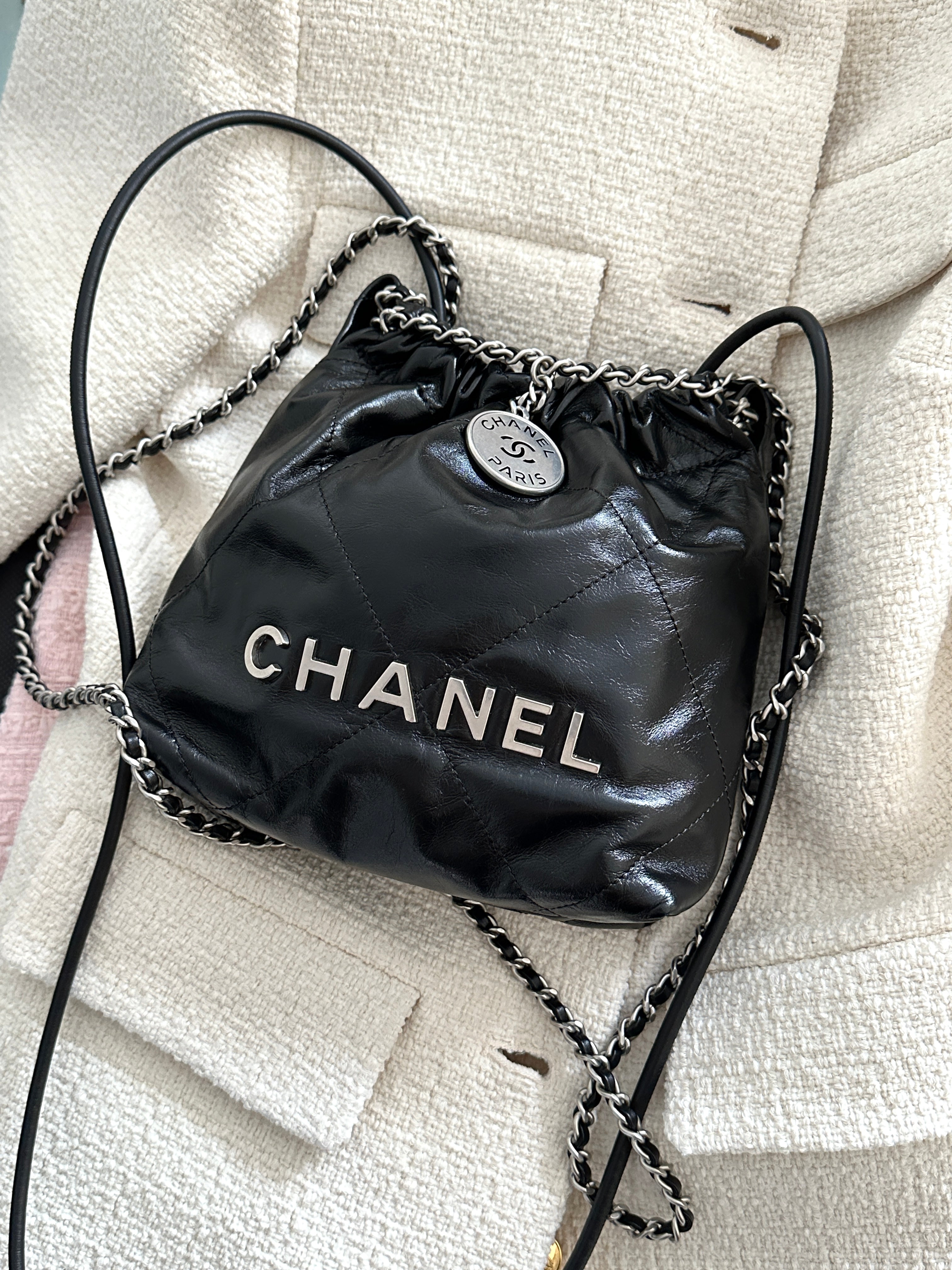 Chanel 22 Black Glossed Leather Mini Chain Bag with Logo - Luxury Designer Crossbody Purse for Women, Perfect for Evening Parties & Date Nights