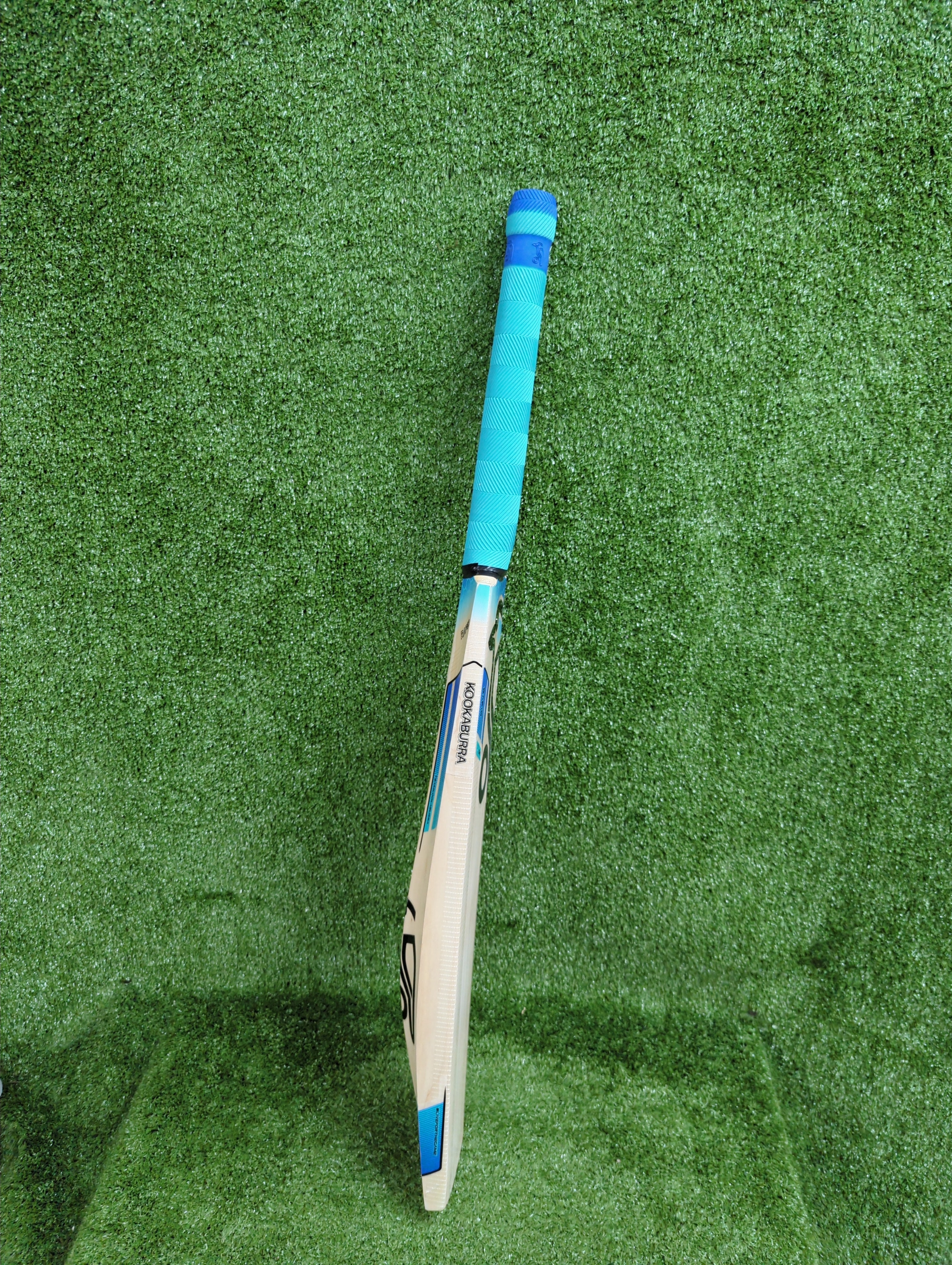 Kookaburra Rapid 6.4 English Willow Cricket Bat - Premium Grade Cricket Equipment for Professional Players | Perfect for Matches, Training & Club Play
