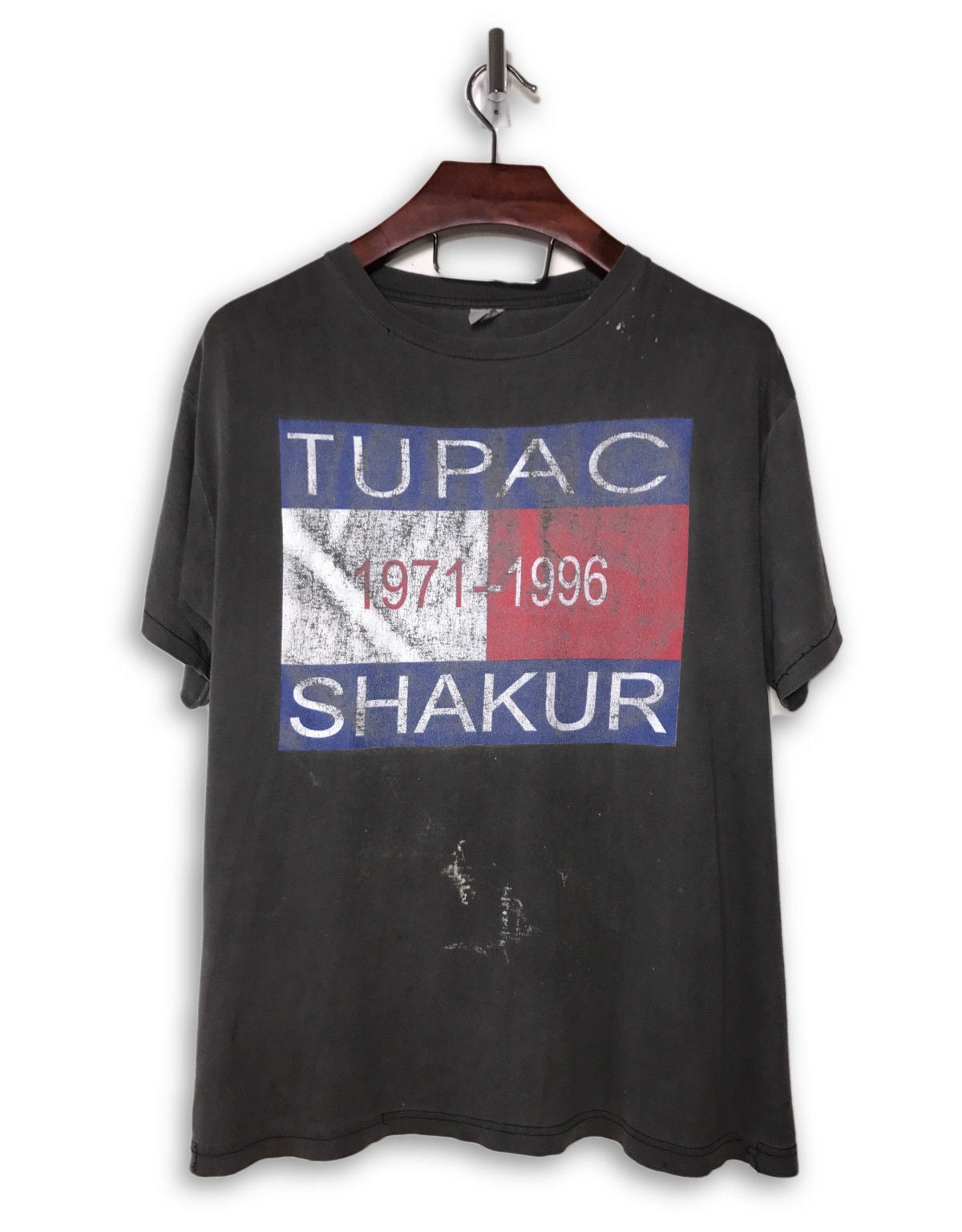 2Pac Vintage Tommy Hilfiger Washed Black Hip Hop T-Shirt - 90s Rap Music Fan Gift, Streetwear Fashion for Men & Women