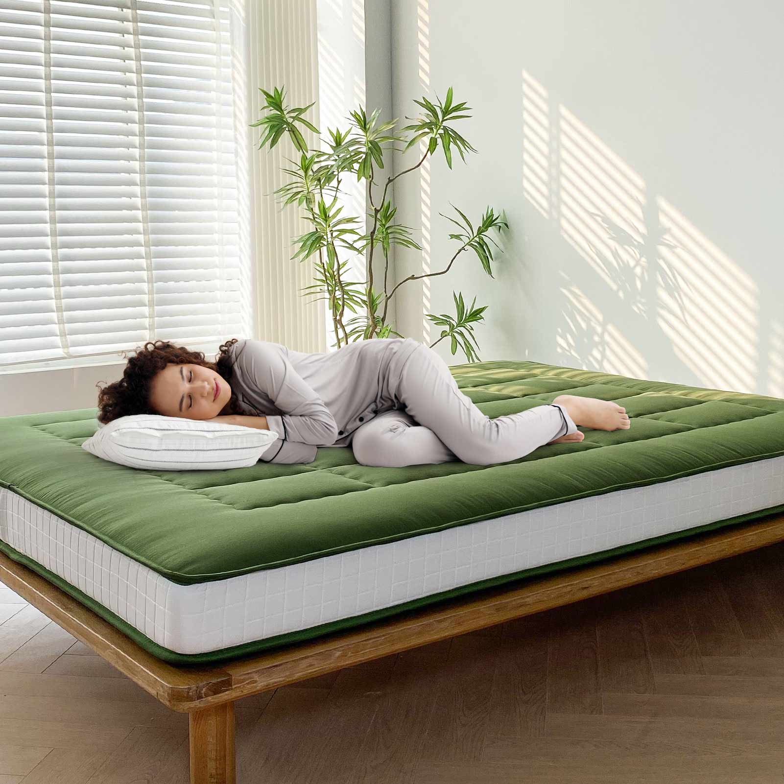 MAXYOYO 6-Inch Extra Thick Japanese Floor Futon Mattress - Premium Diamond Quilting Design for Bedroom, Guest Room & Small Spaces - Green (Queen Size) | Ideal for Apartments, Dorms, Sleepovers & Minimalist Living