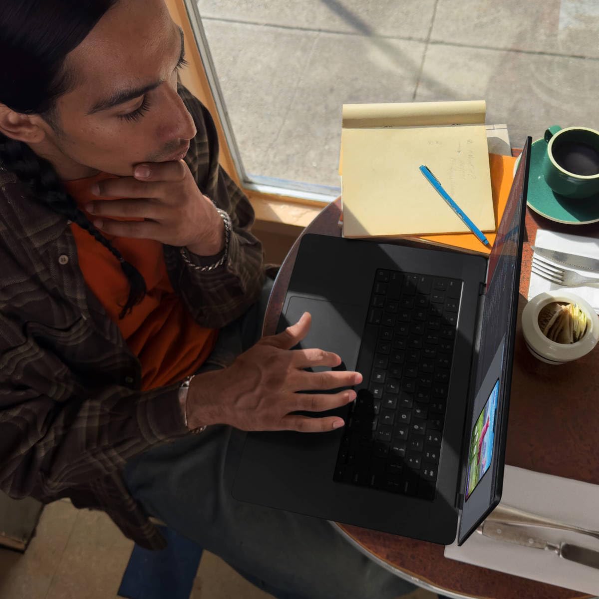 Apple 2023 MacBook Pro 16.2