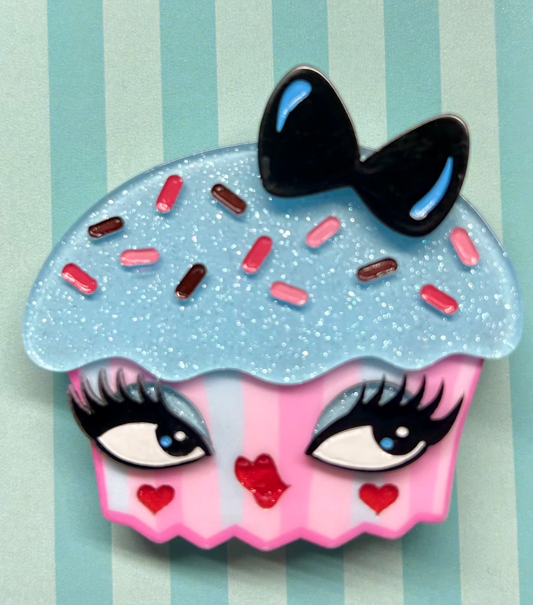 Miss Fluff x Lipstick & Chrome Cute Cupcake Brooch Pin - Adorable Fashion Accessory for Women, Girls, Bakers & Cupcake Lovers - Perfect for Parties, Gifts & Outfit Decor
