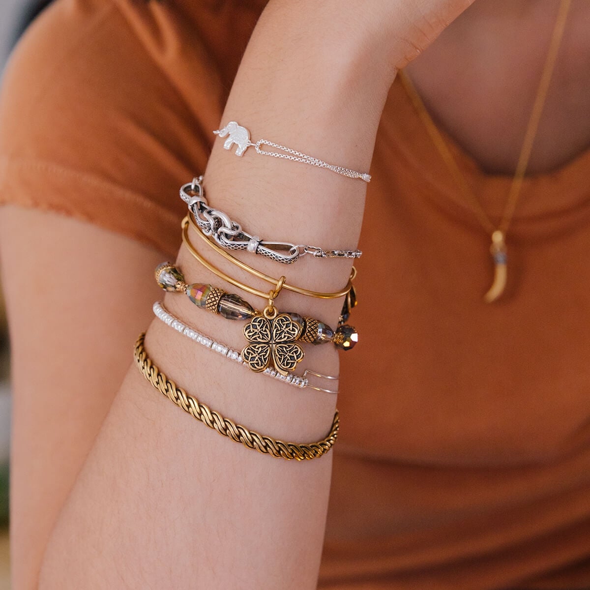 Elephant Charm Pull Chain Bracelet for Women - Adjustable Boho Beaded Jewelry for Casual Wear & Festival Outfits