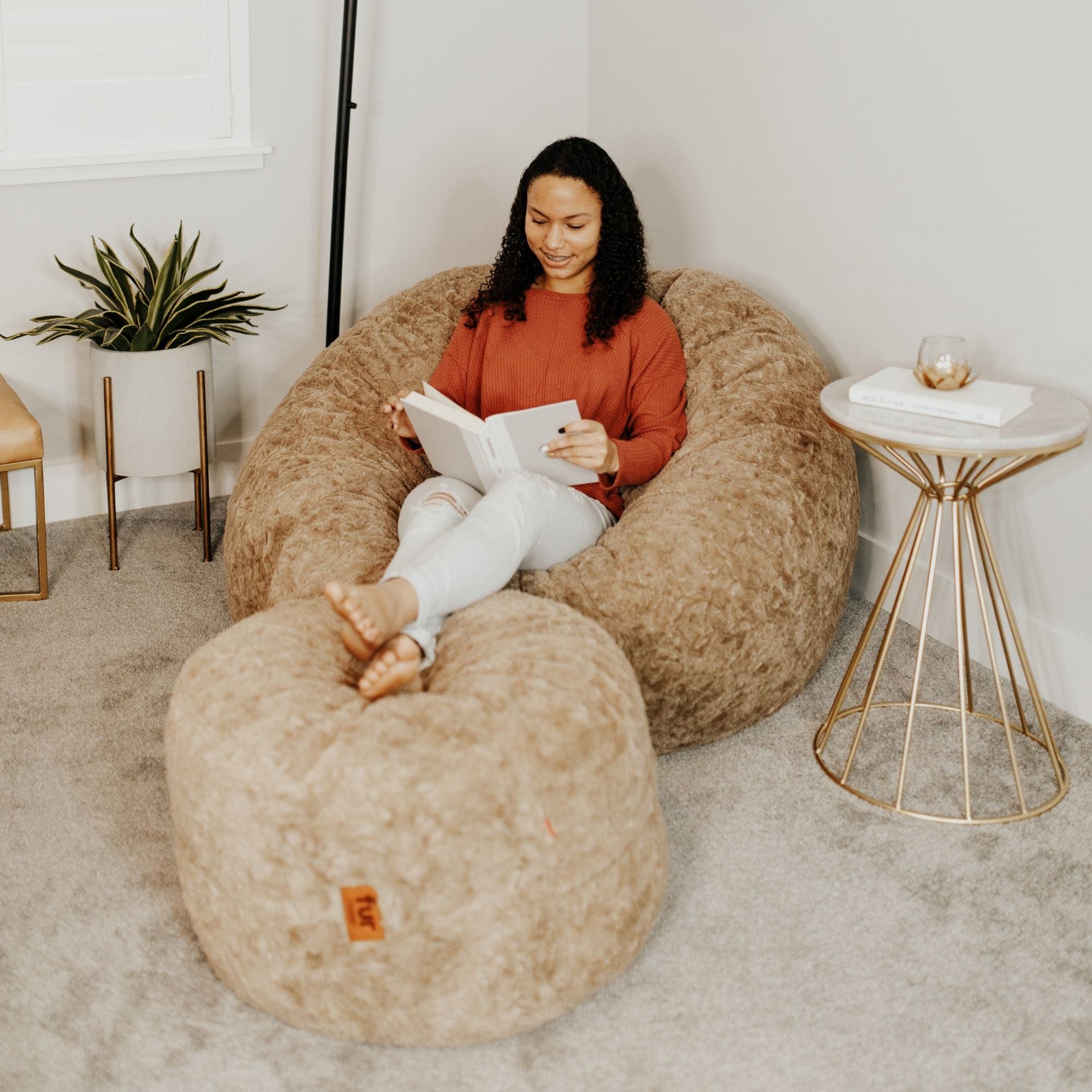 Premium Faux Fur Bean Bag Chair - Ultra Soft & Comfortable for Living Room, Bedroom, or Game Room - King Size Luxury Lounger for Relaxing & Gaming