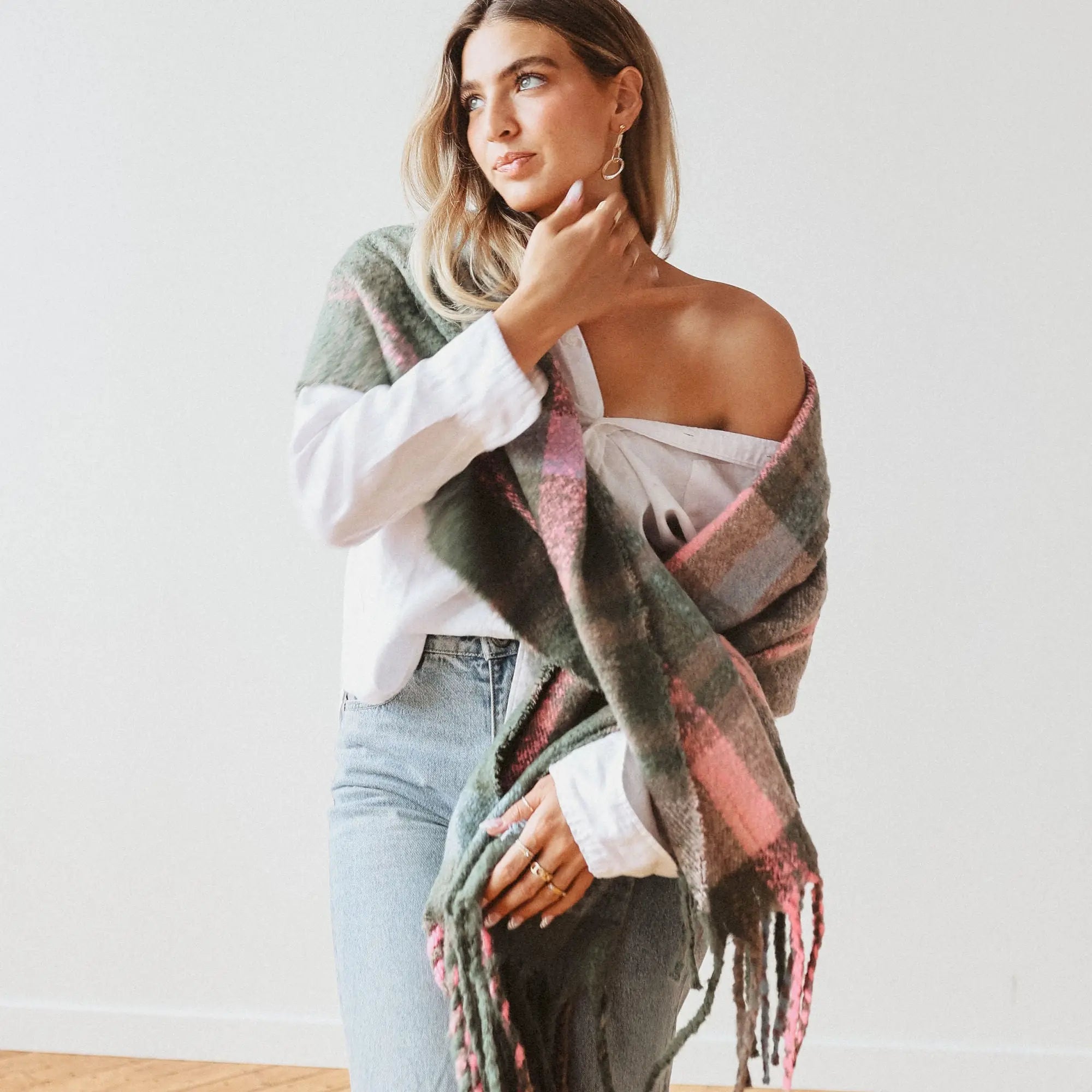 Stylish Wrapped Up Plaid Scarf - Soft Winter Fashion Accessory for Women & Men | Perfect for Cold Weather, Outdoor Activities & Holiday Gifts