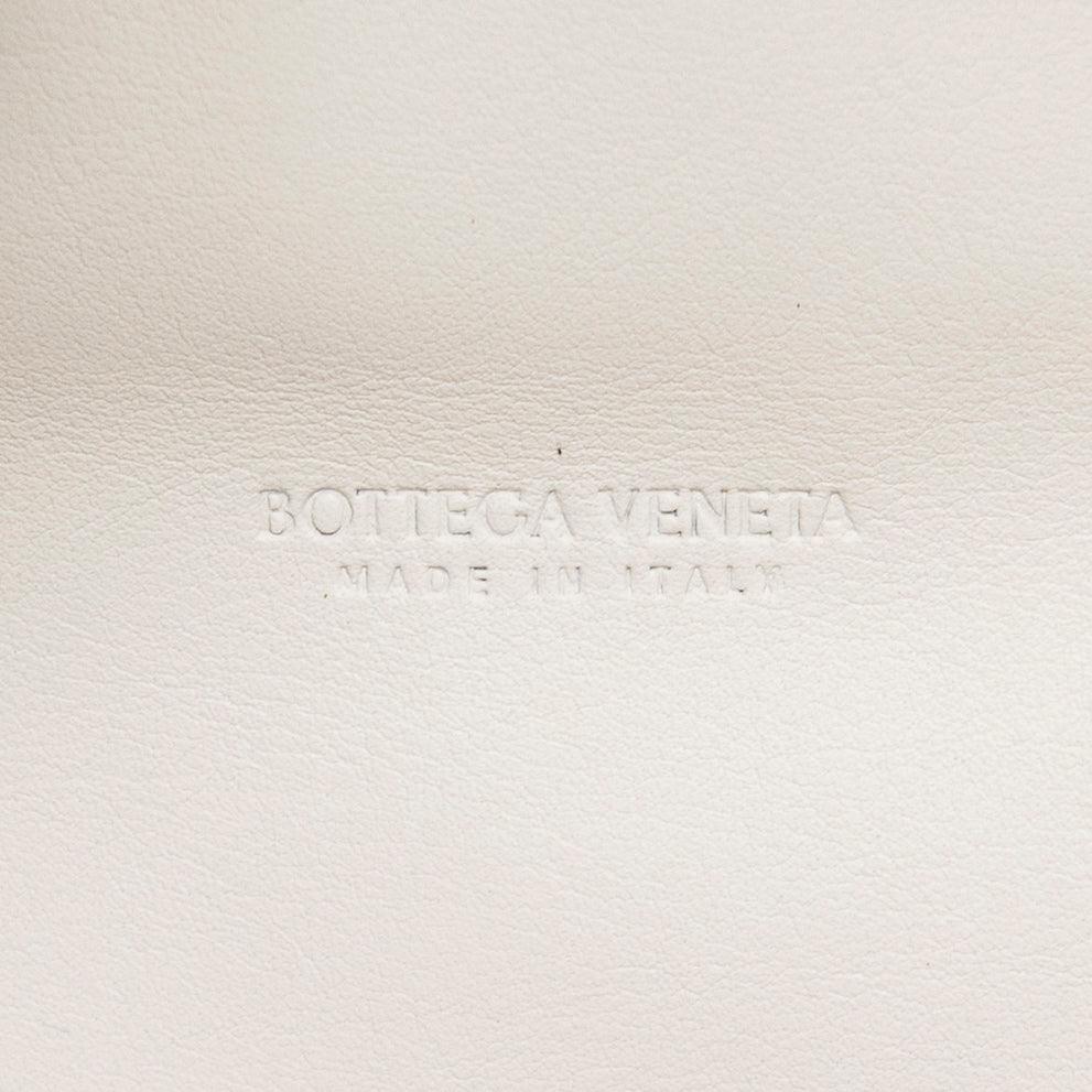 Bottega Veneta White Leather Belt Bag with Chain Strap - Stylish Crossbody Pouch for Women, Perfect for Everyday Use, Parties, and Travel Accessories