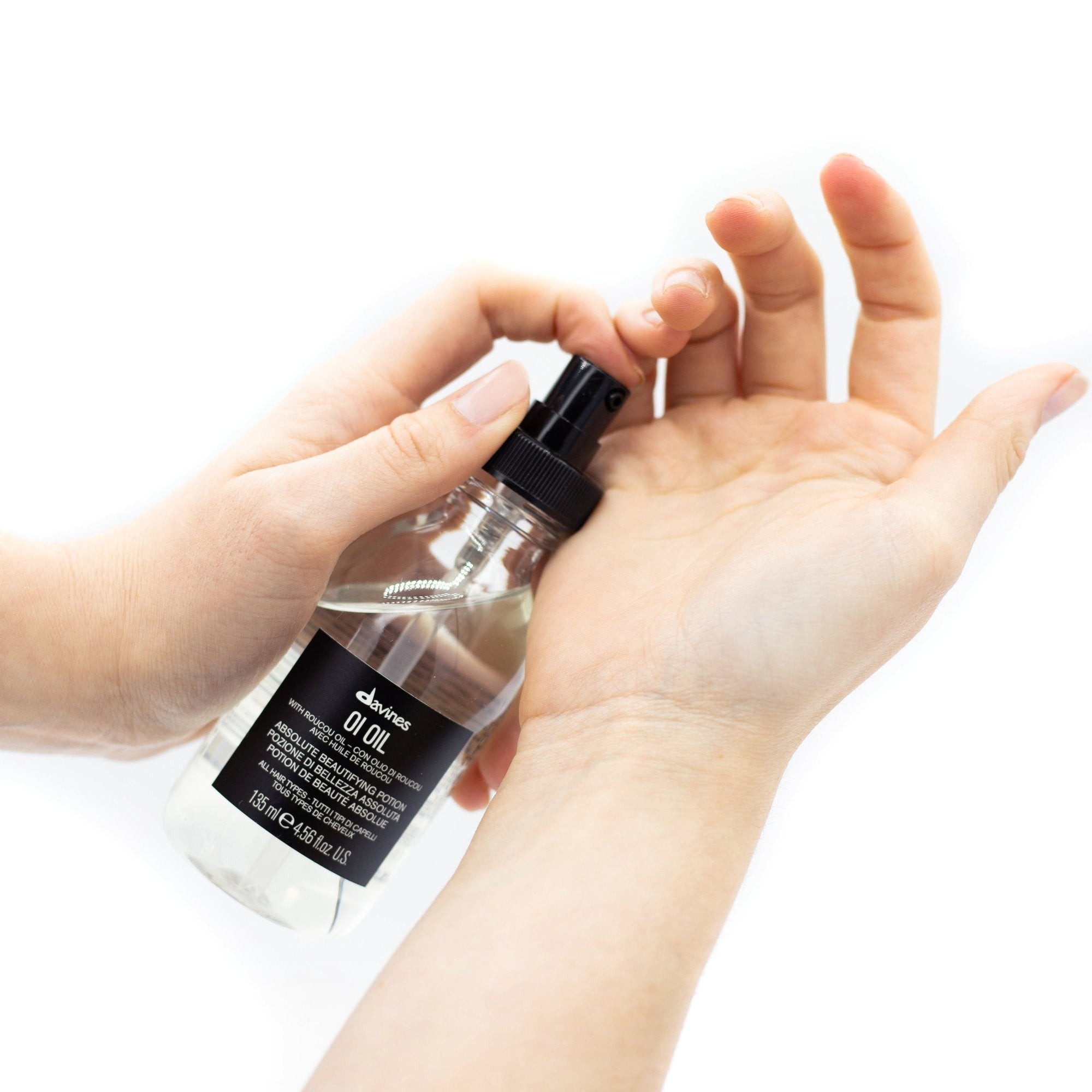 Davines Oi Oil Absolute Beautifying Potion - 4.56 Oz Hair Treatment for Dry, Damaged Hair - Perfect for Salon & Home Use