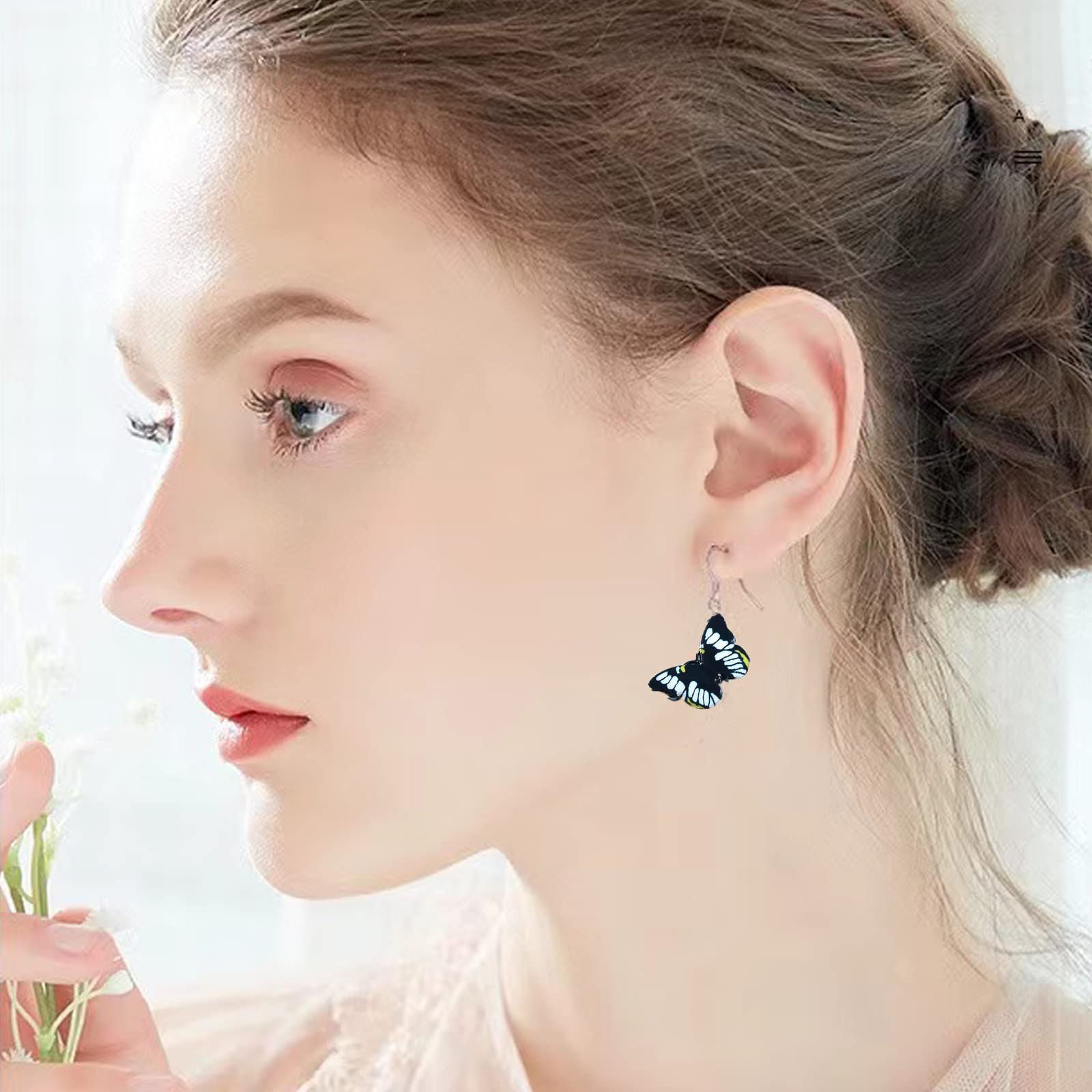 6 Pairs Small Gold Huggie Hoop Earrings Set - Tiny Bee, Moon & Hummingbird Dangle Earrings for Women & Teen Girls | Trendy 10mm Aesthetic Jewelry Gifts for Everyday Wear, Parties & Special Occasions
