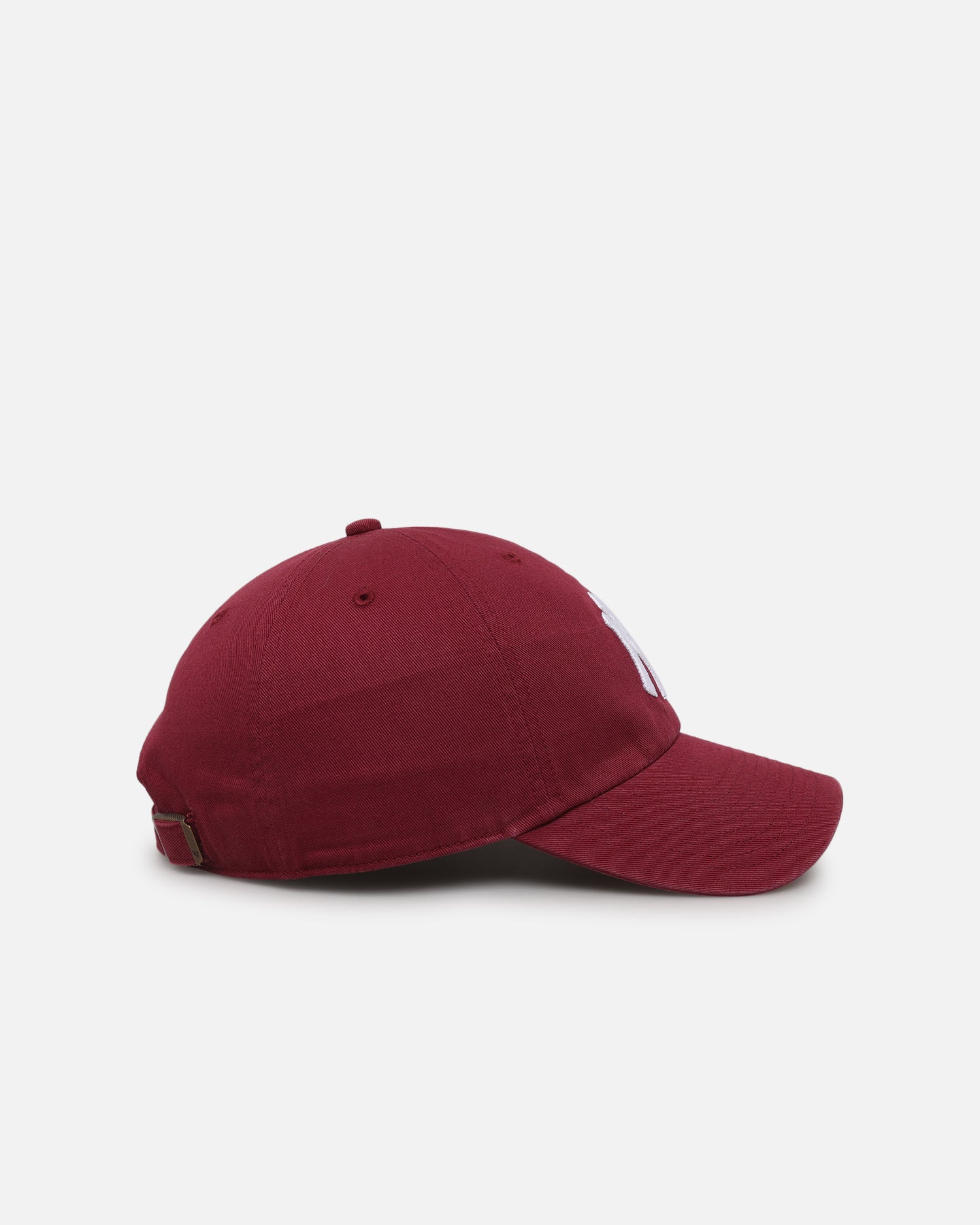 47 Brand New York Yankees 'Yankees Colour Wheel' 47 Clean Up Adjustable Strapback Cap - Cardinal Red for Baseball Games & Streetwear Fashion