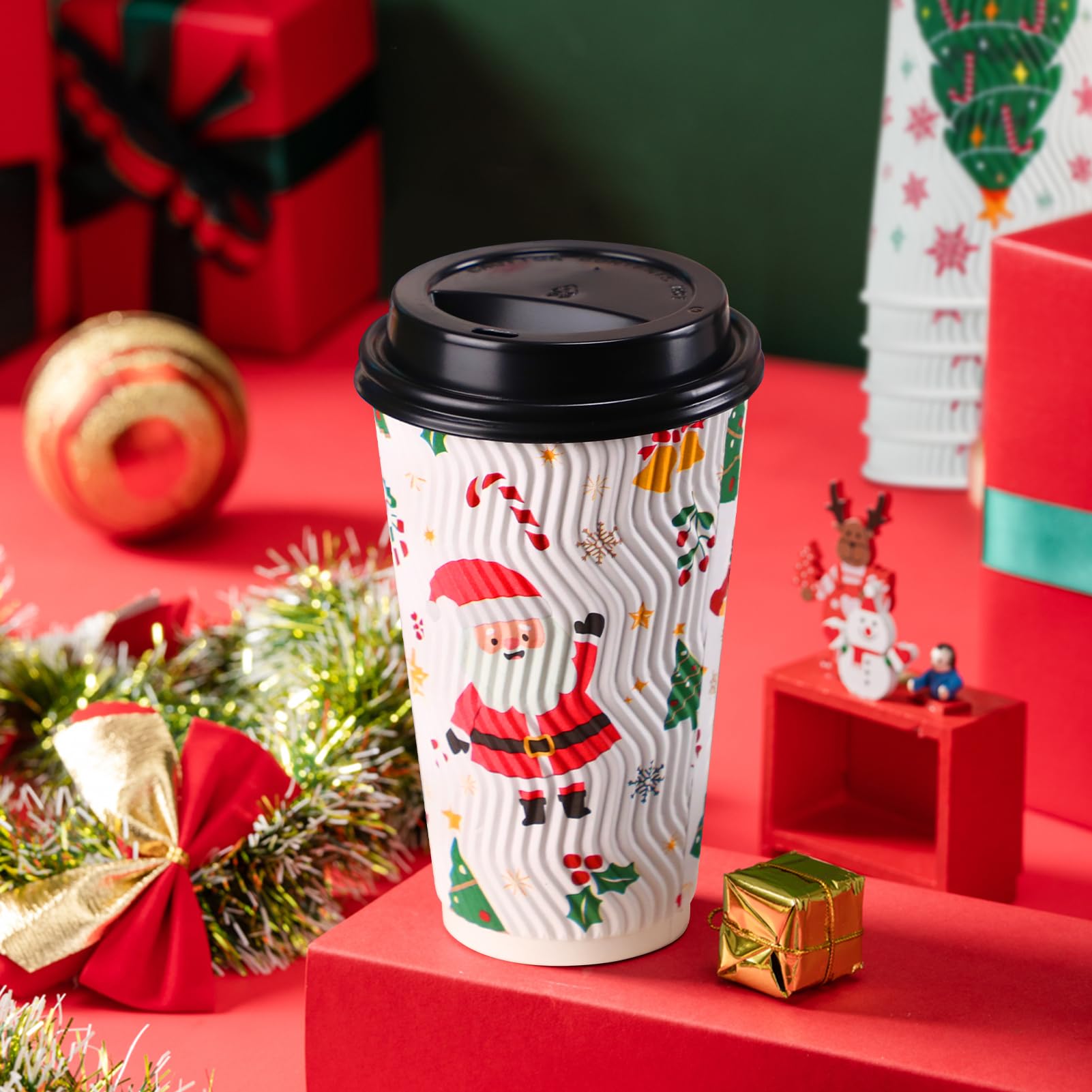 Lamosi 50 Pack - 16 oz Insulated Disposable Christmas Coffee Cups with Lids, Corrugated Ripple Wall Hot Drink Paper Cups for Holiday Parties, Office Events & Christmas Gatherings - Perfect for Hot Cocoa, Coffee & Tea On-The-Go