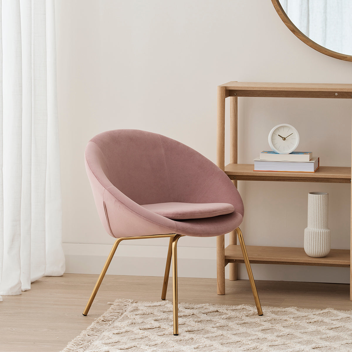Luxury Halo Velvet Lounge Chair - Modern Velvet Upholstered Accent Chair for Living Room, Bedroom & Office - Soft & Comfortable Reading Chair with Sturdy Metal Legs - Perfect for Relaxing, Reading & Decor