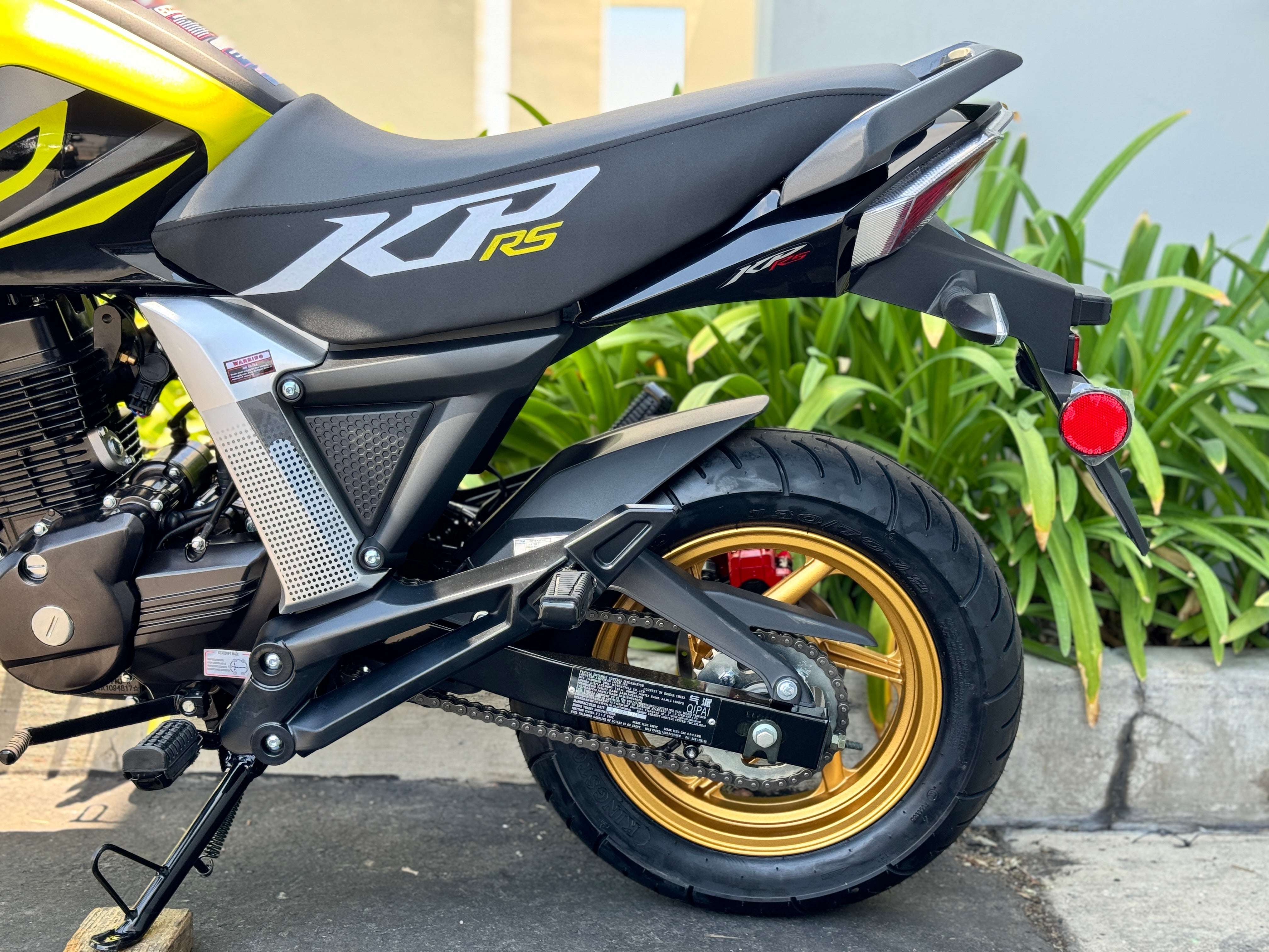 Lifan KP Mini RS 150cc EFI Motorcycle - Fuel Injected LF150-5U Engine | Lightweight Street Bike for Commuting & Urban Riding