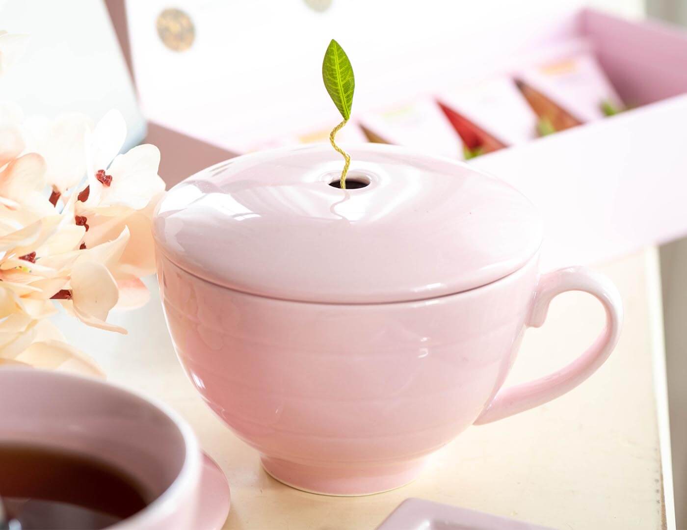 Elegant Rose Pink Coffee Mug - Perfect for Home, Office & Gifts - Ceramic Café Cup for Tea & Espresso