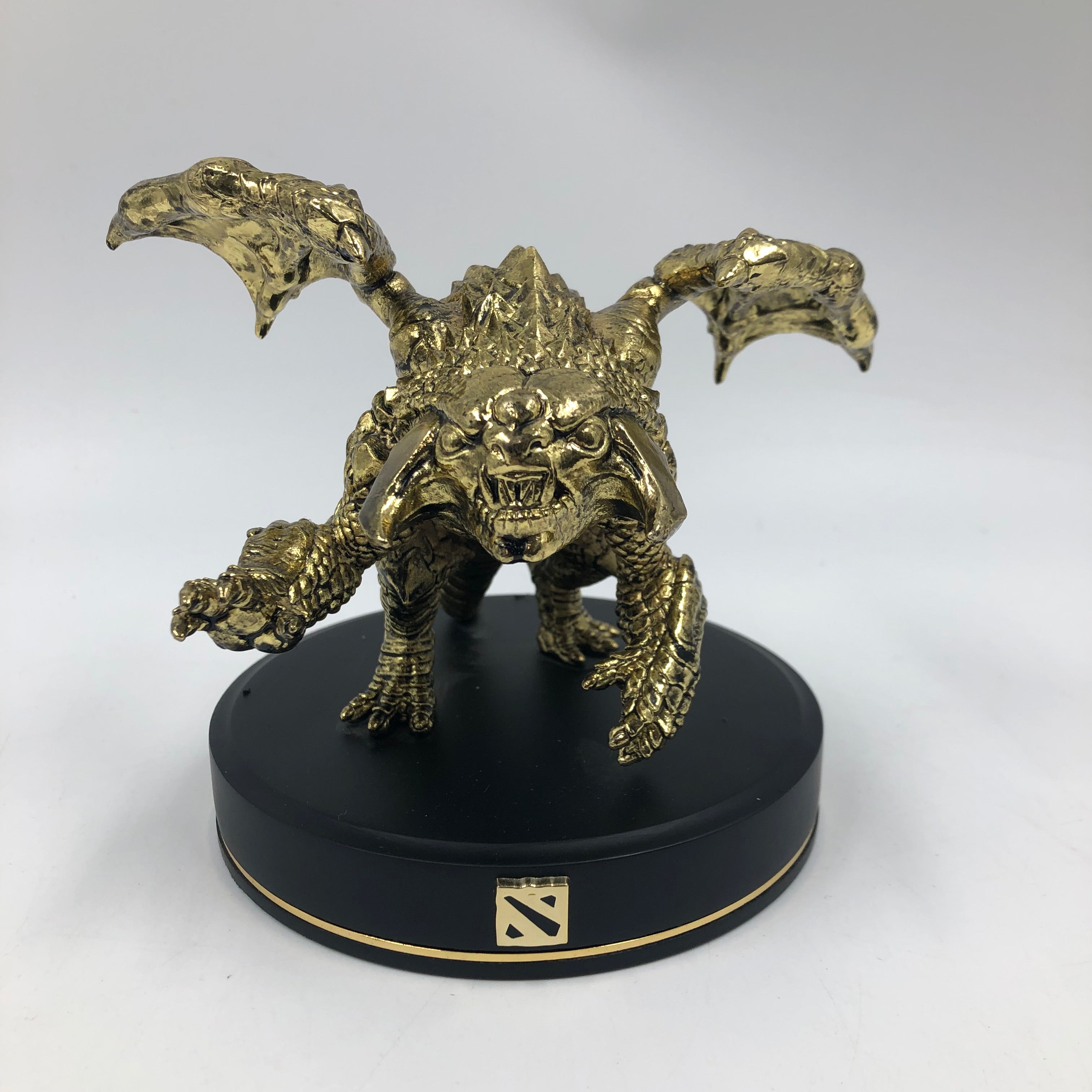 Dota 2 Golden Roshan Statue - The International 10 Limited Edition Collectible for Gamers & Fans - Perfect for Display, Gaming Room Decor, and Esports Memorabilia Collection