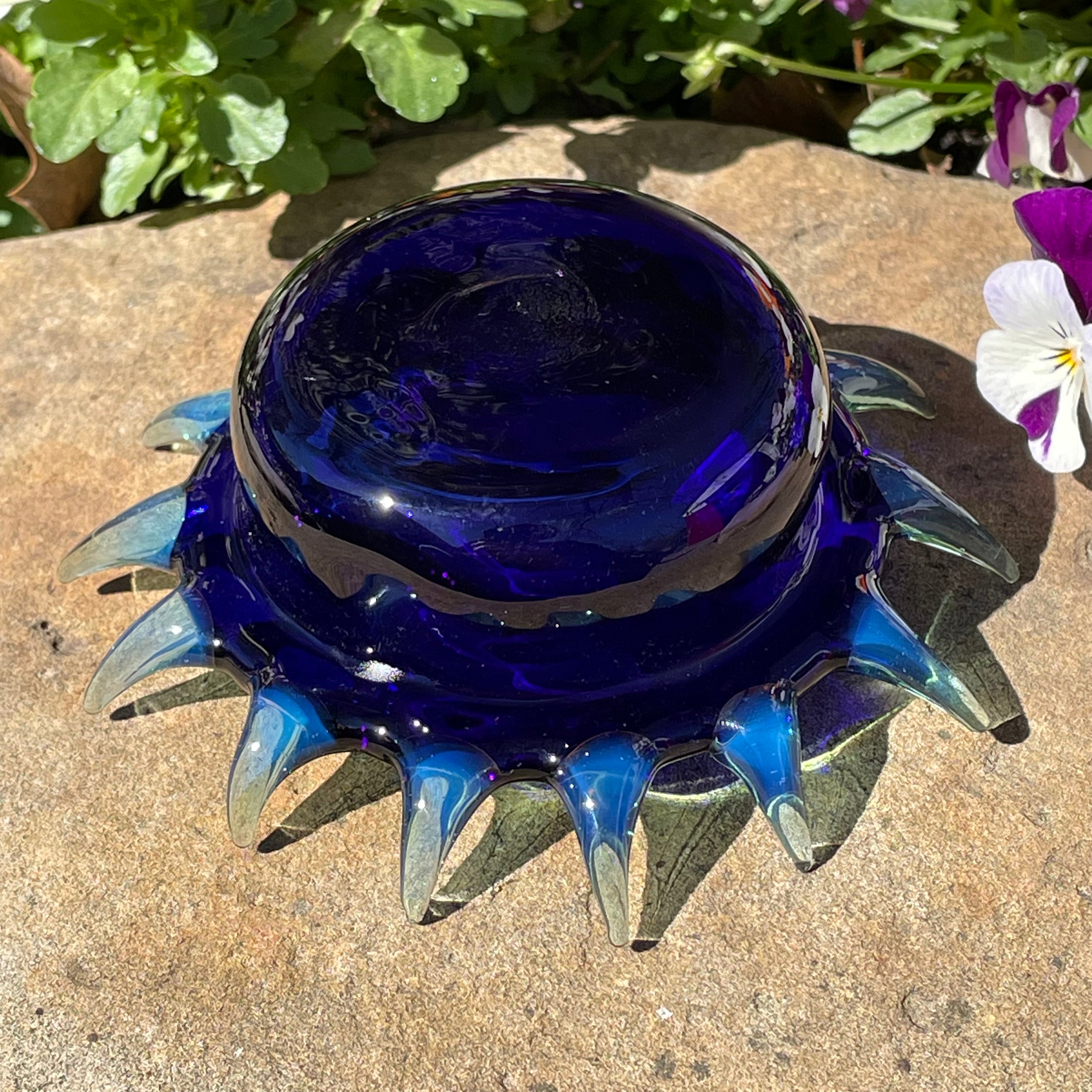 Premium Spiky Cactus-Shaped Ashtray - Durable Metal Outdoor/Indoor Smoking Accessory for Home, Office, Patio & Garden Use