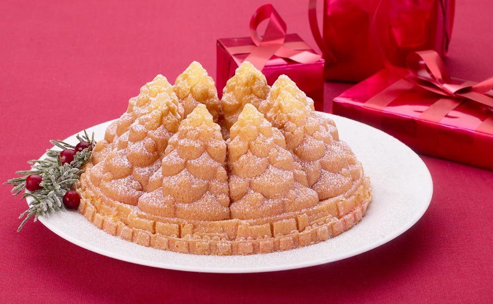 Nordic Ware Holiday Bundt Tree Pan - Nonstick Christmas Tree Cake Mold for Baking, 6-Cup Capacity - Perfect for Holiday Desserts, Christmas Parties & Festive Baking Gifts