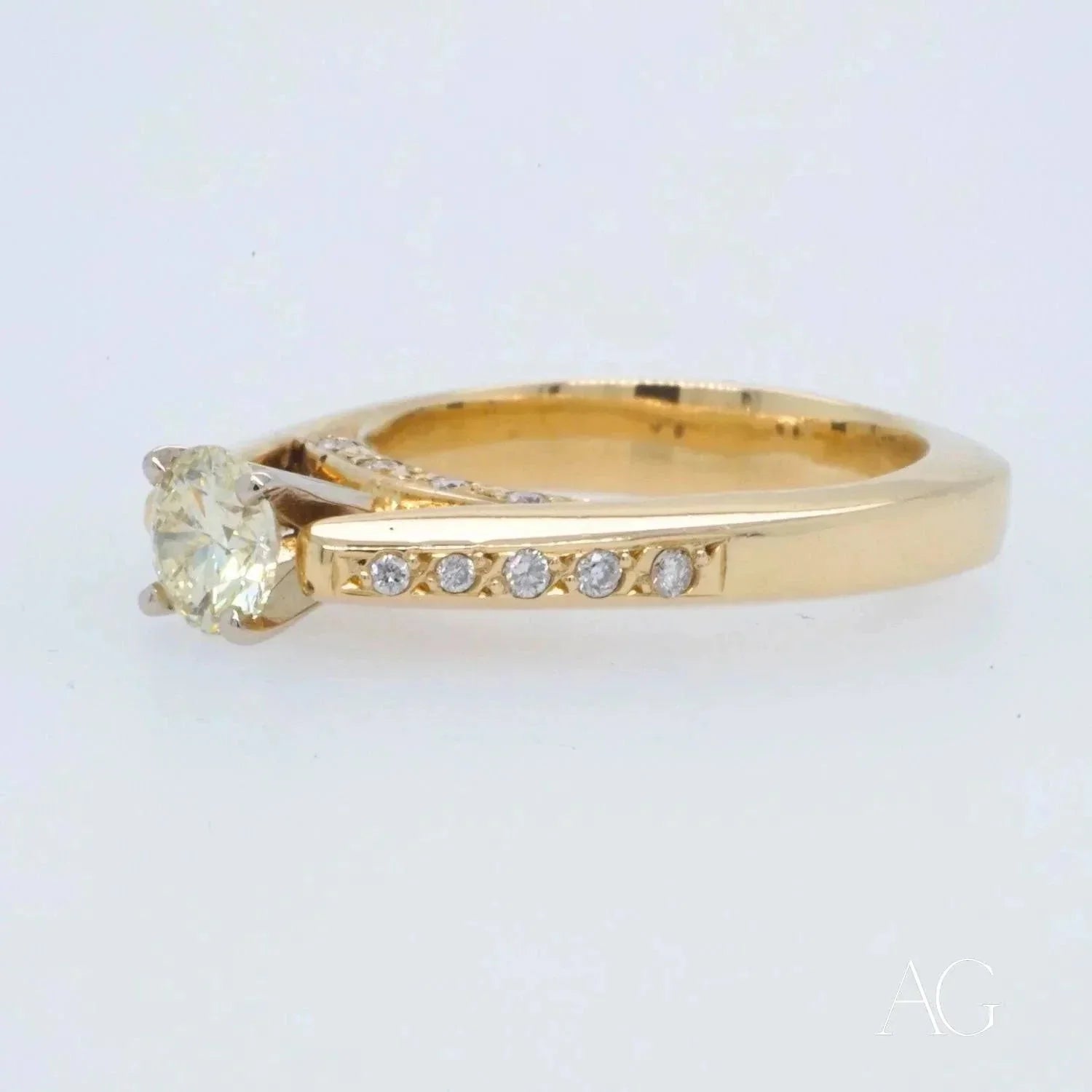 18k Gold Diamond Engagement Ring for Women - Timeless Elegance & Eternal Love - Perfect for Proposals, Anniversaries & Romantic Occasions